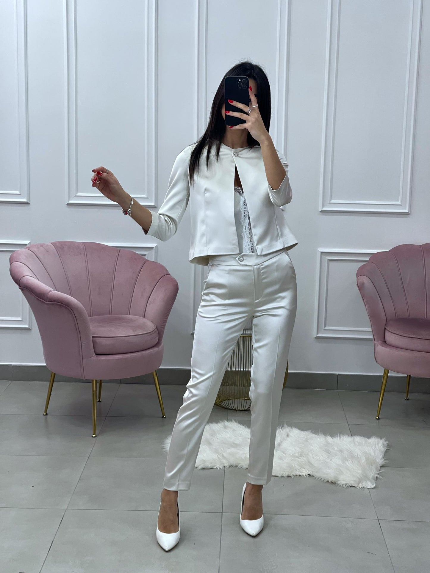 PANTALONE RASO CON BOTTONE GIOIELLO P3093