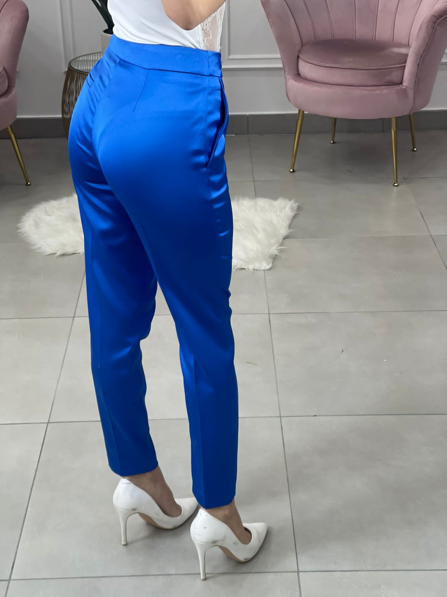 PANTALONE RASO CON BOTTONE GIOIELLO P3093
