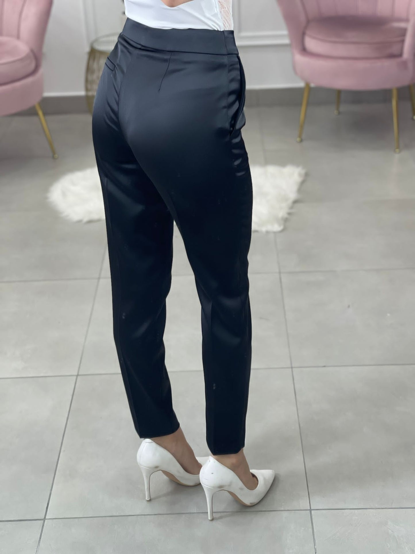 PANTALONE RASO CON BOTTONE GIOIELLO P3093