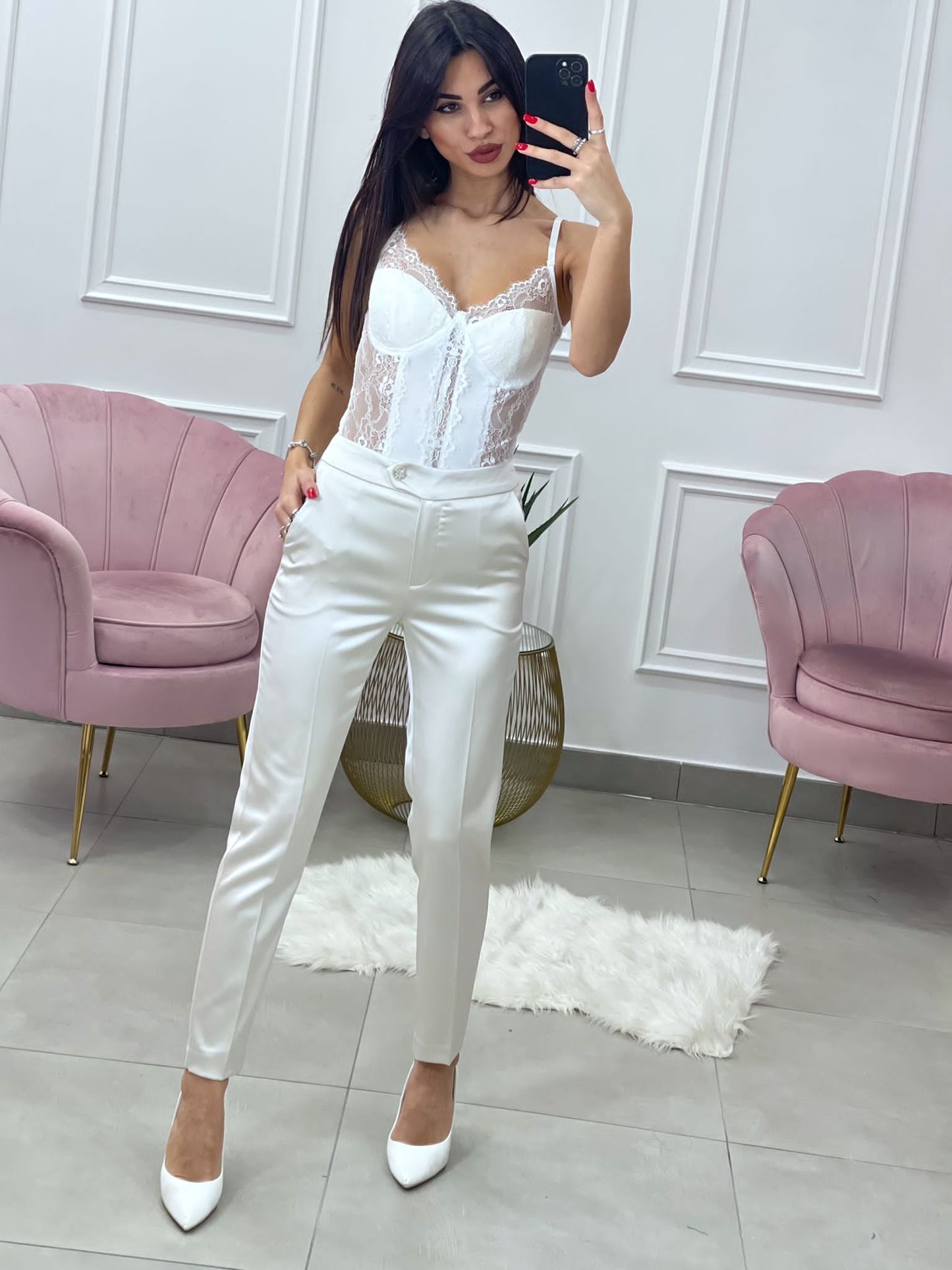 PANTALONE RASO CON BOTTONE GIOIELLO P3093