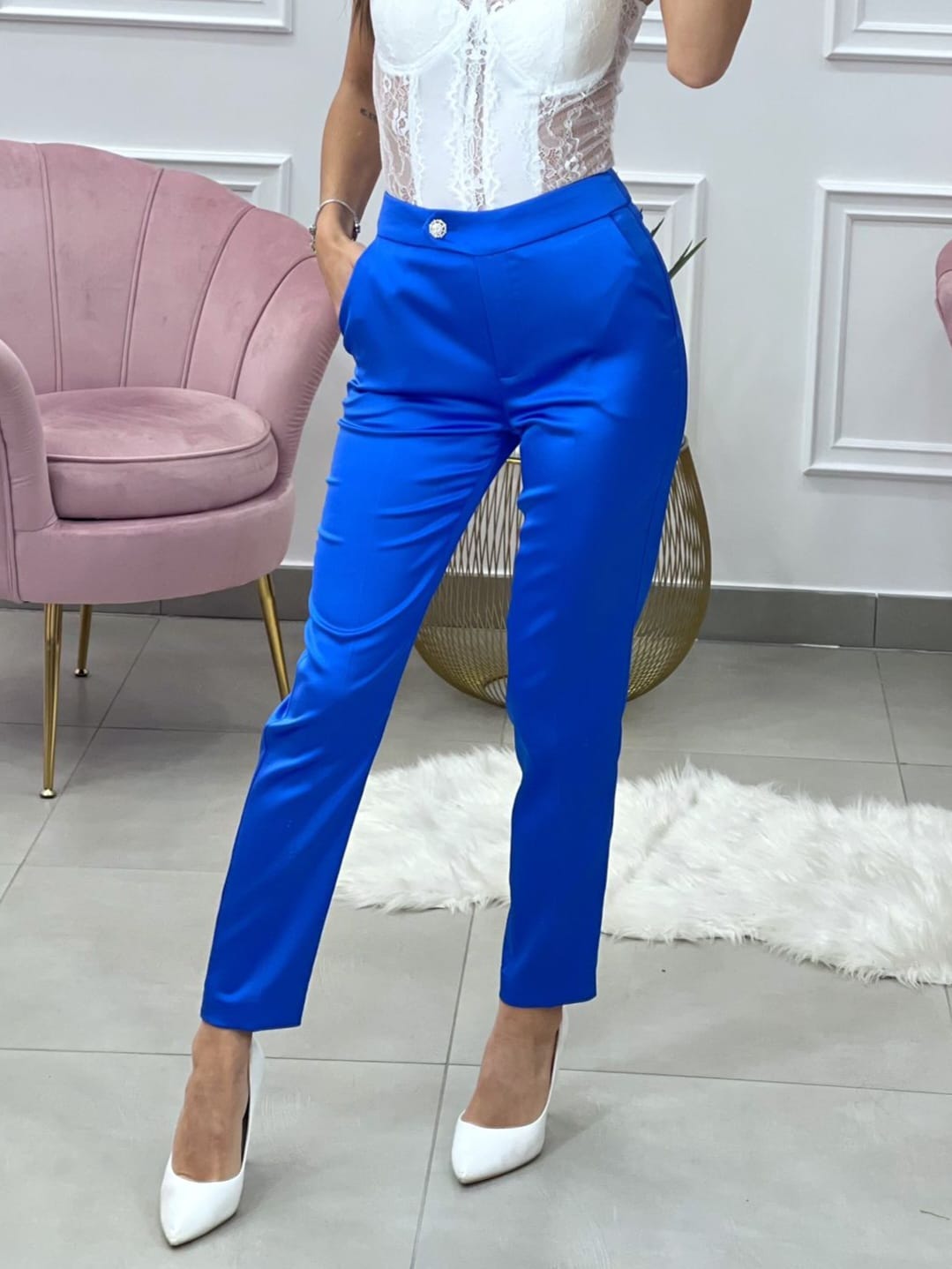 PANTALONE RASO CON BOTTONE GIOIELLO P3093