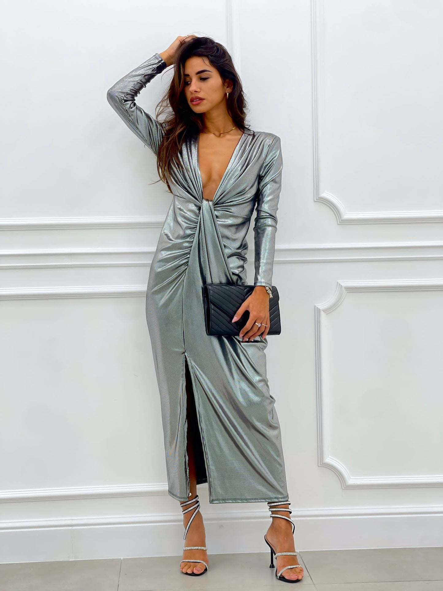 VESTITO EFFETTO METALLIZZATO SCOLLATURA PROFONDA