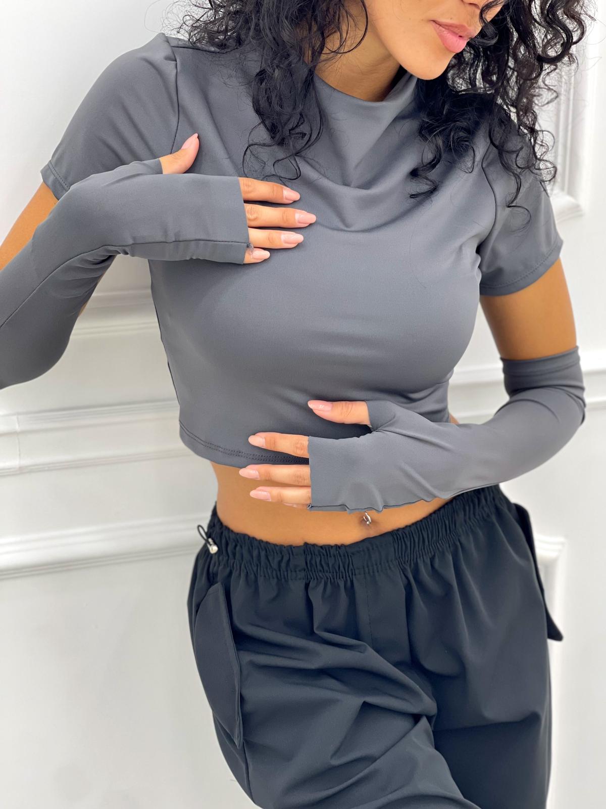 MAGLIA IN LICRA CON MANICOTTI