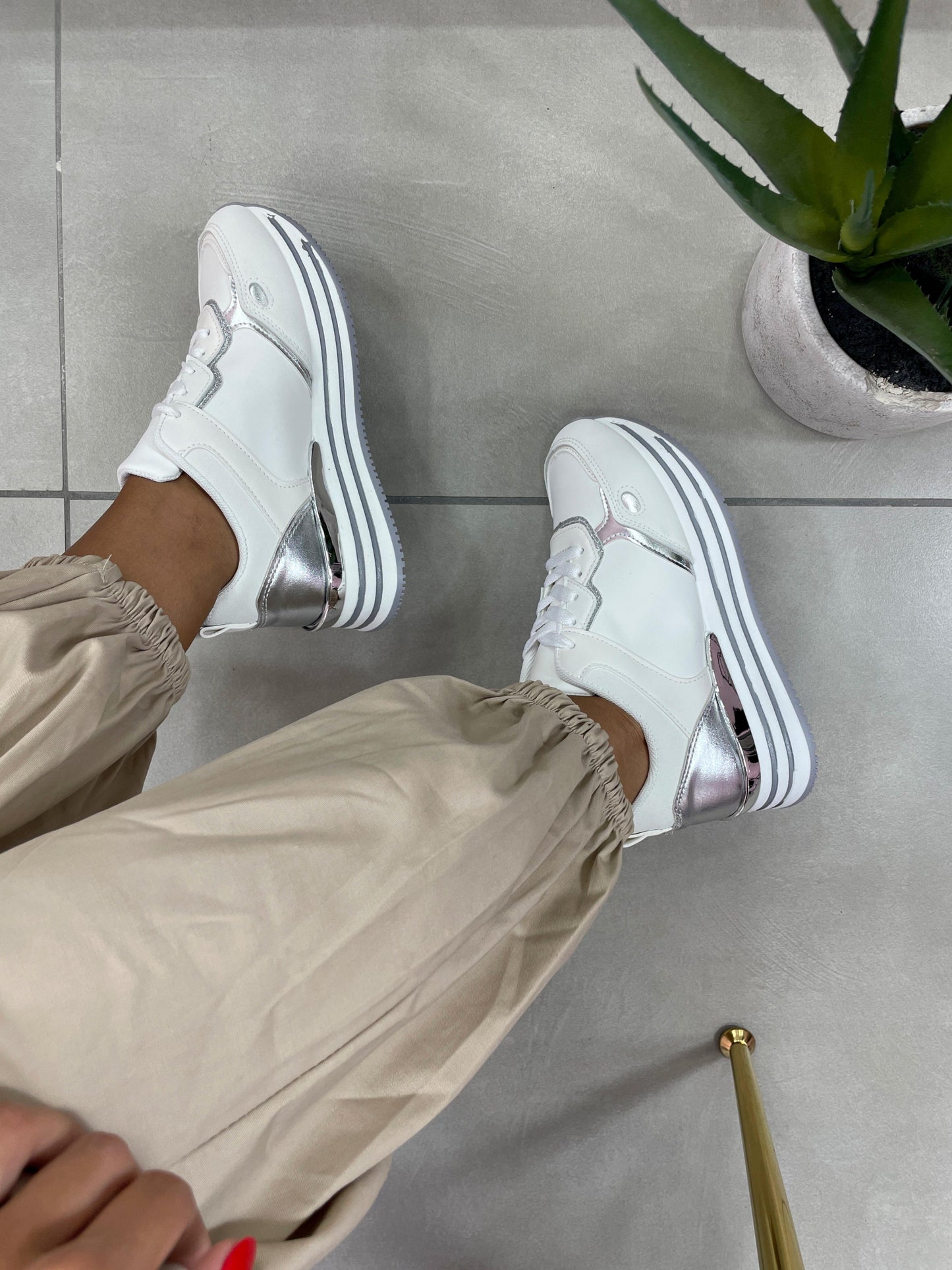 SNEAKERS ECOPELLE E CAMOSCIO