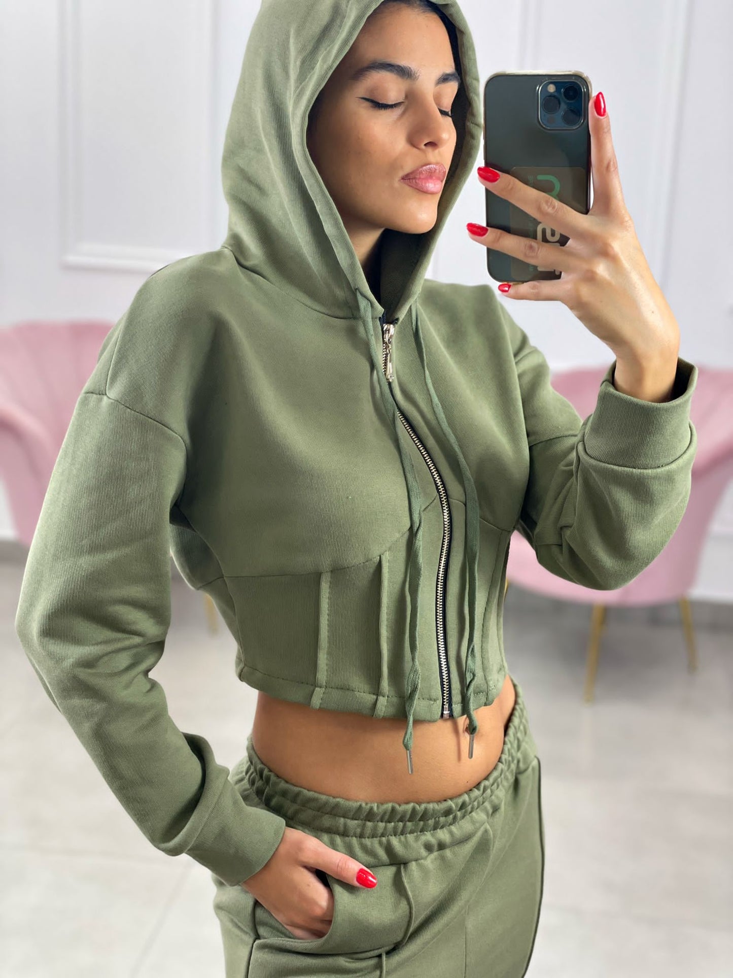 FELPA CROP CON ZIP E CAPPUCCIO