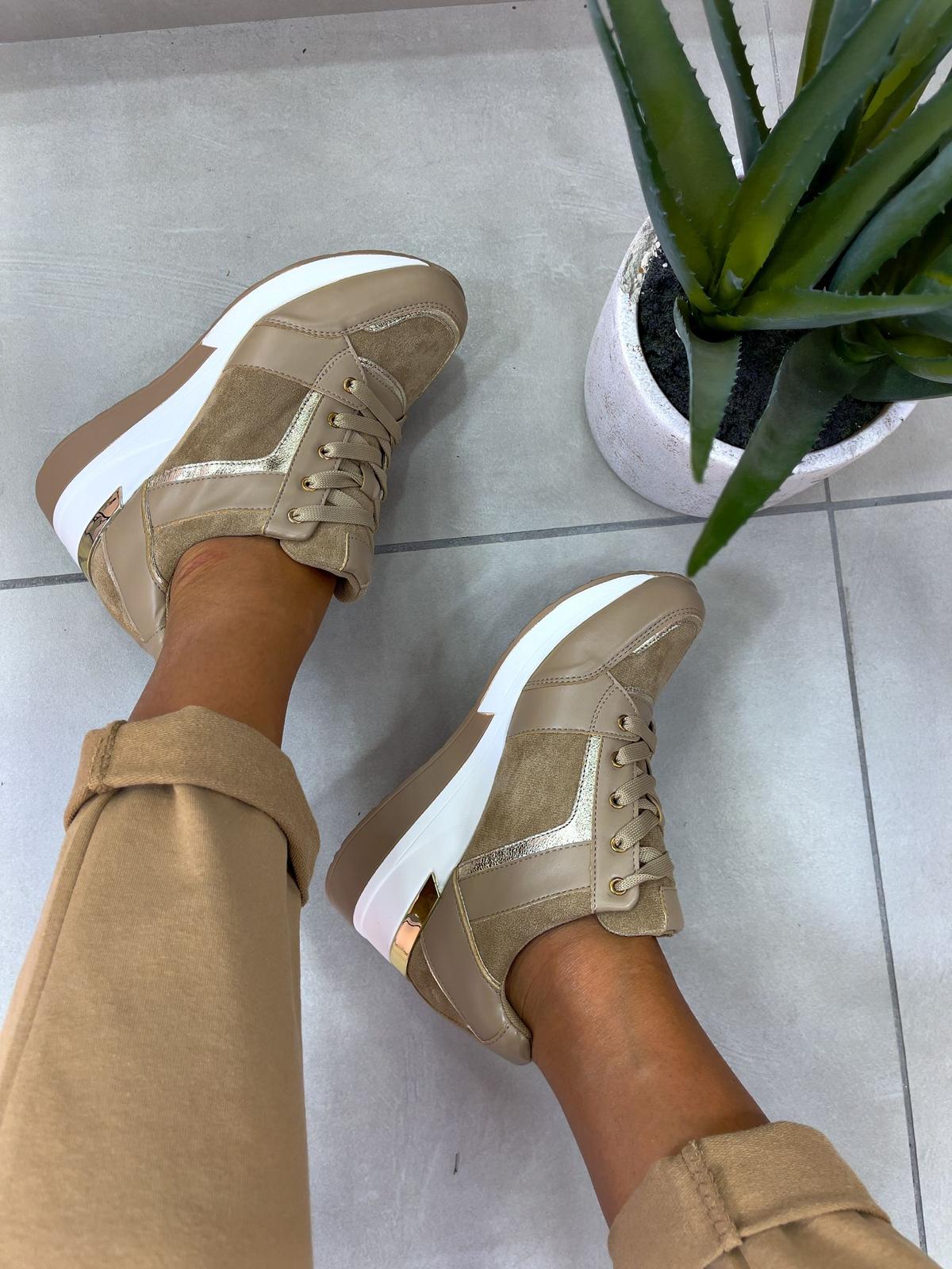 SNEAKERS ECOPELLE E CAMOSCIO CON SUOLA ALTA