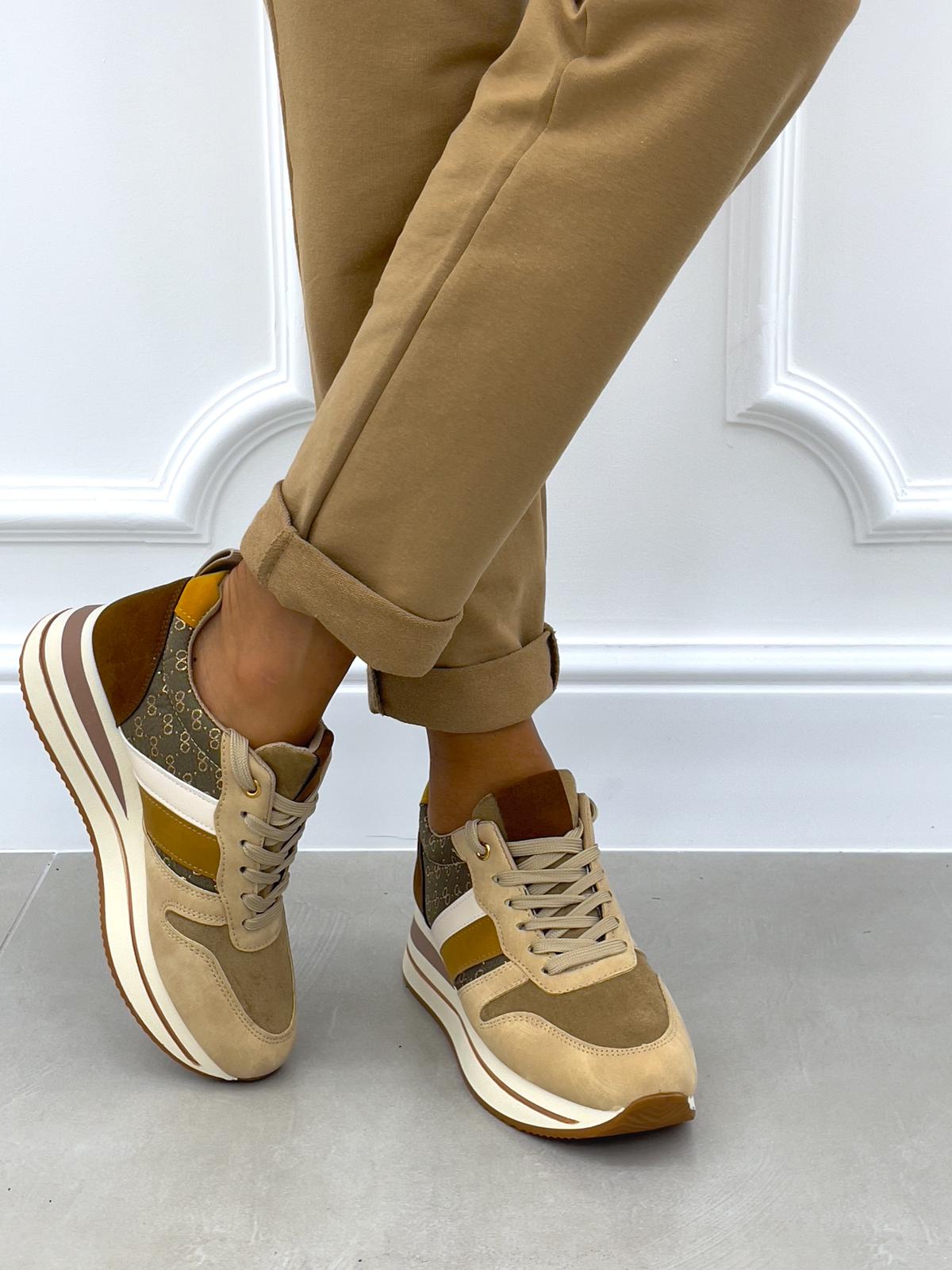 SNEAKERS IN CAMOSCIO SUOLA ALTA
