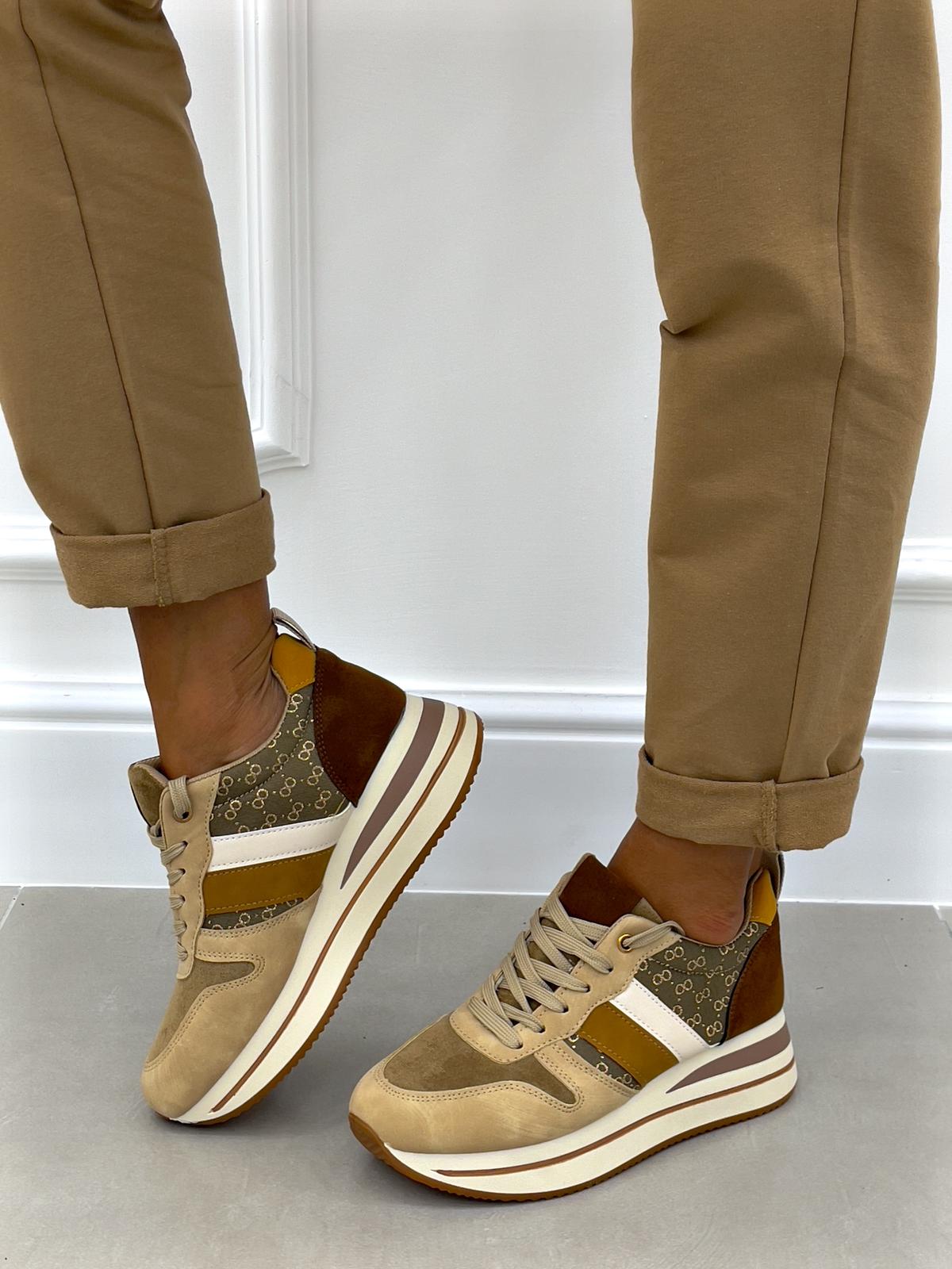 SNEAKERS IN CAMOSCIO SUOLA ALTA