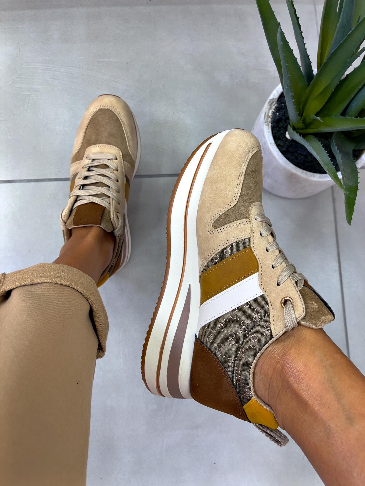 SNEAKERS IN CAMOSCIO SUOLA ALTA