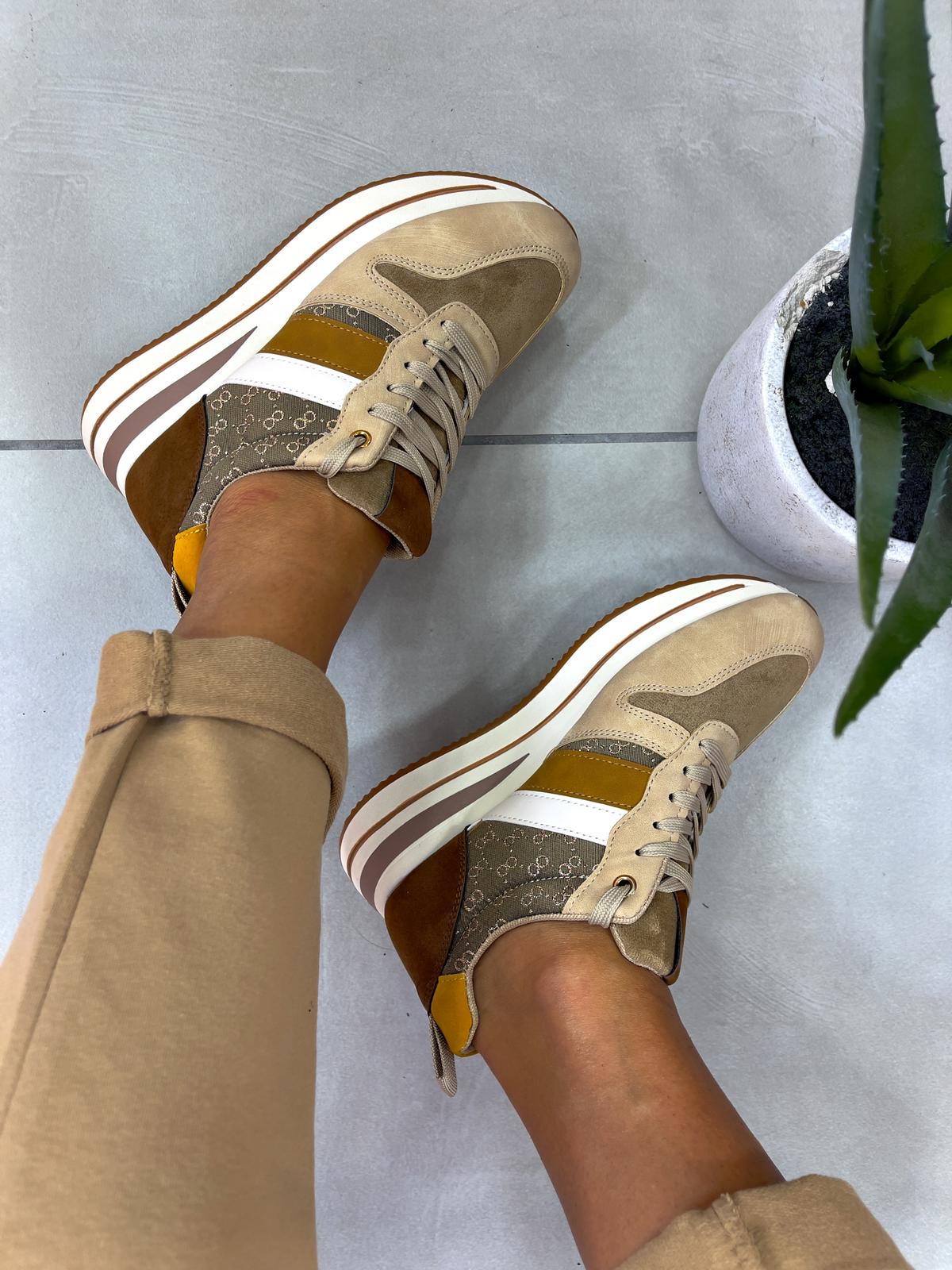 SNEAKERS IN CAMOSCIO SUOLA ALTA