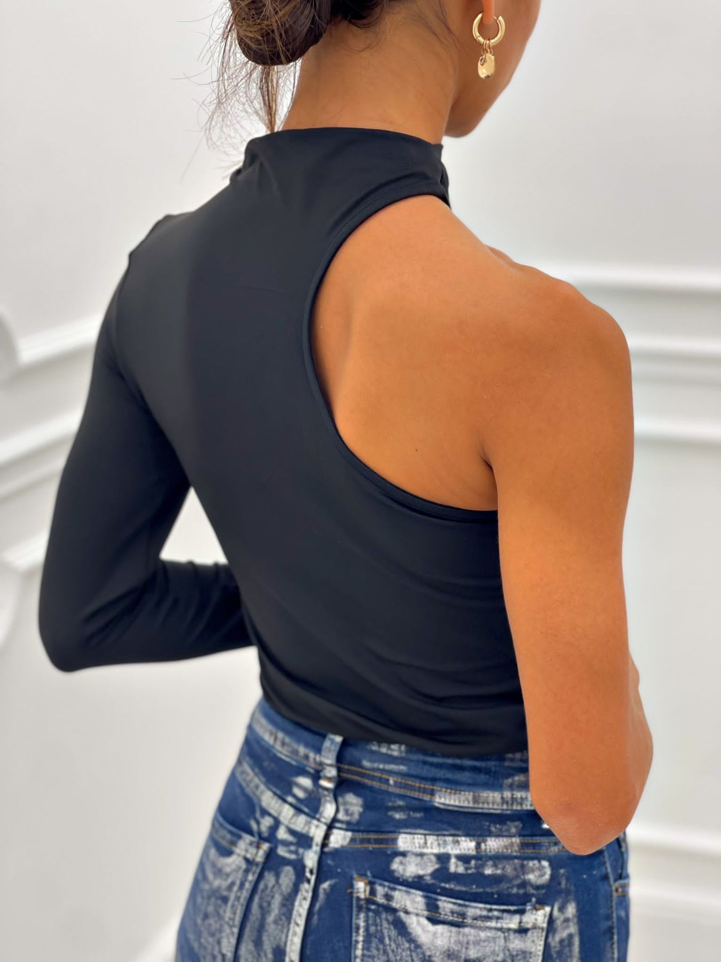 MAGLIA MONOSPALLA TINTA SU TINTA