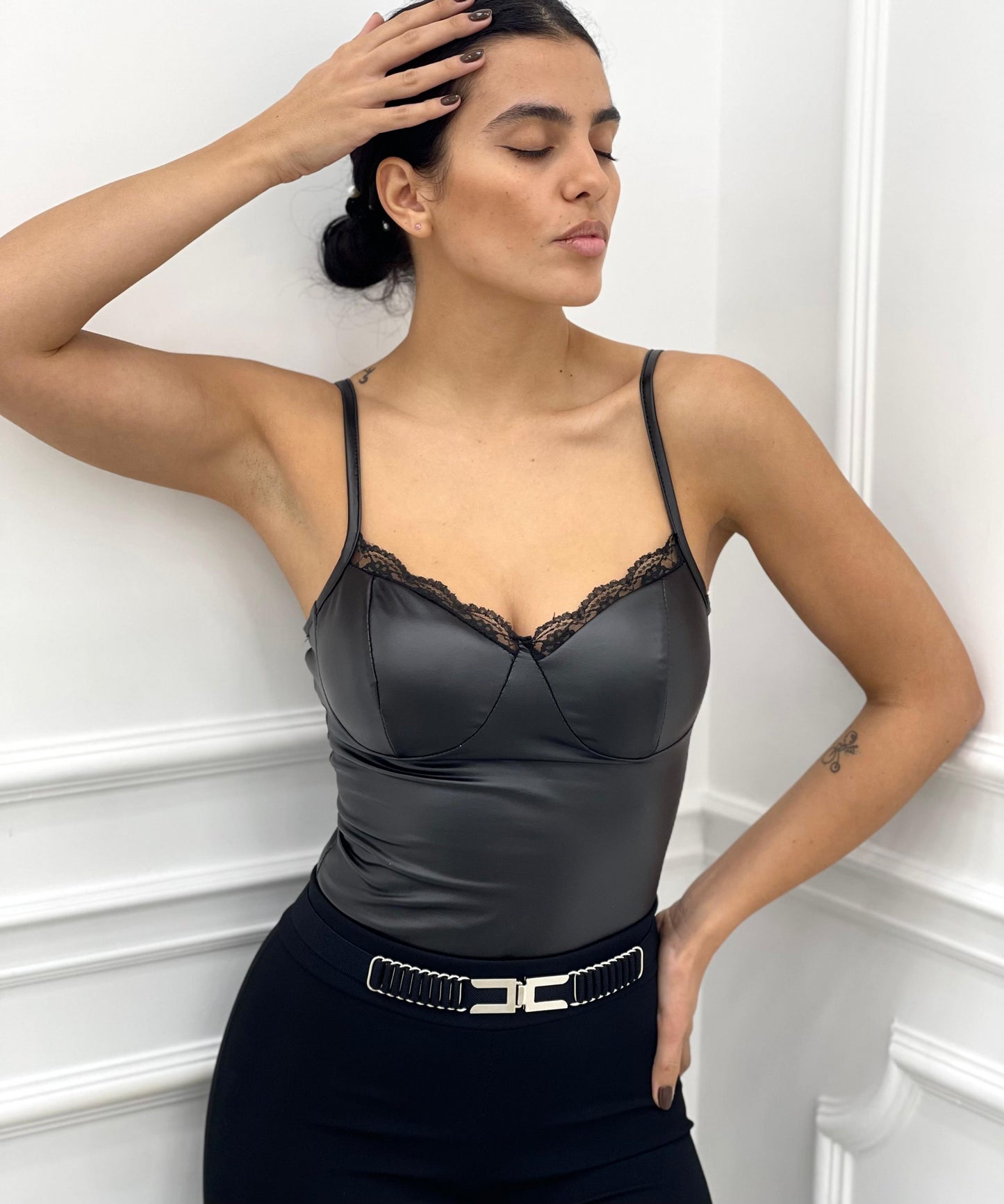 BODY ECOPELLE CON COPPE SENO E PIZZO