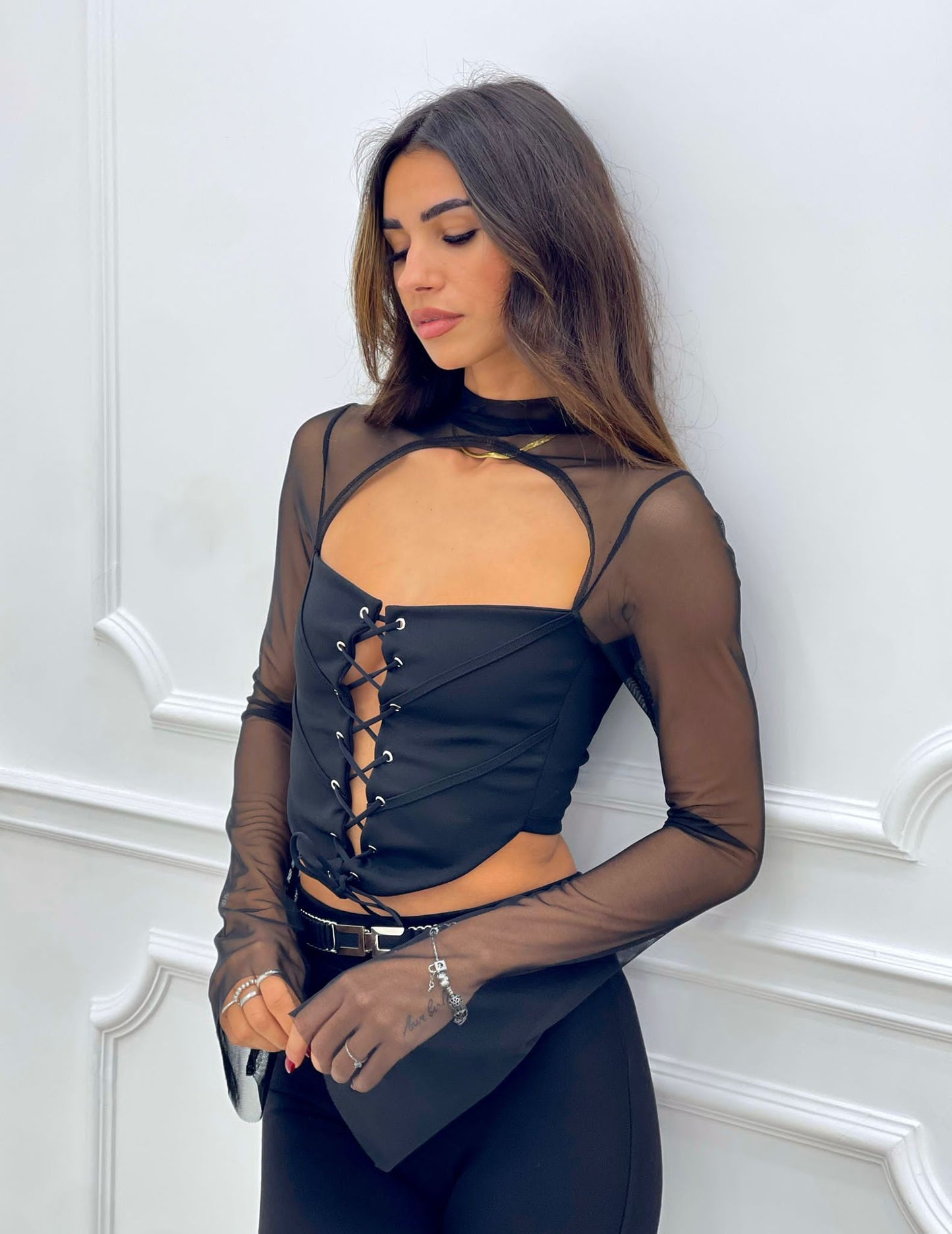 MAGLIA BUSTINO CON STRINGHE E VELO