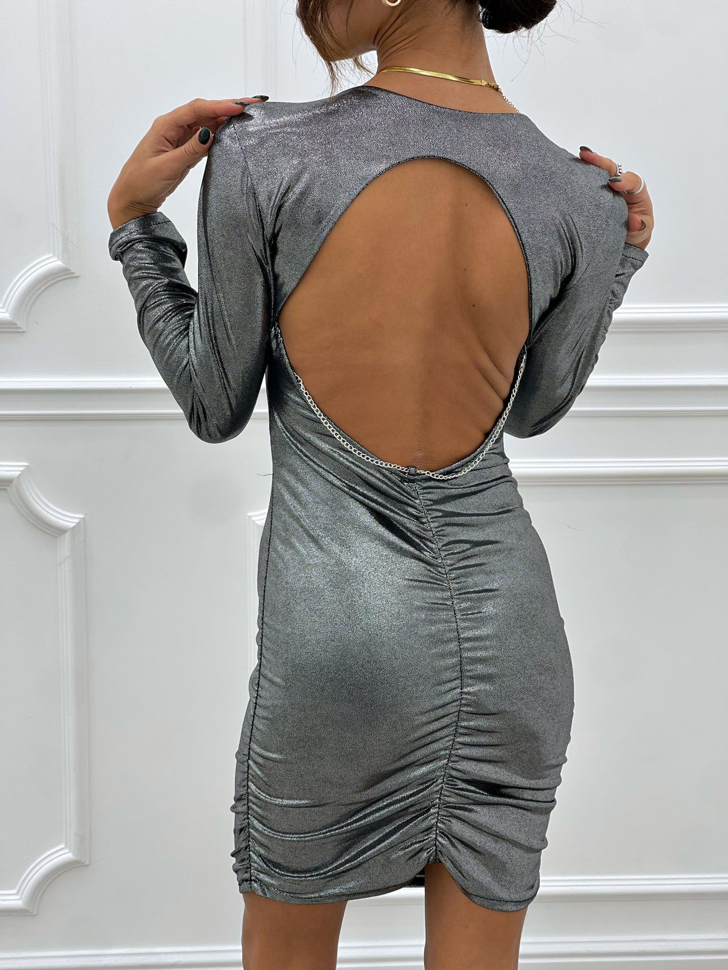 VESTITO EFFETTO METALLIZZATO SCOLLO SCHIENA