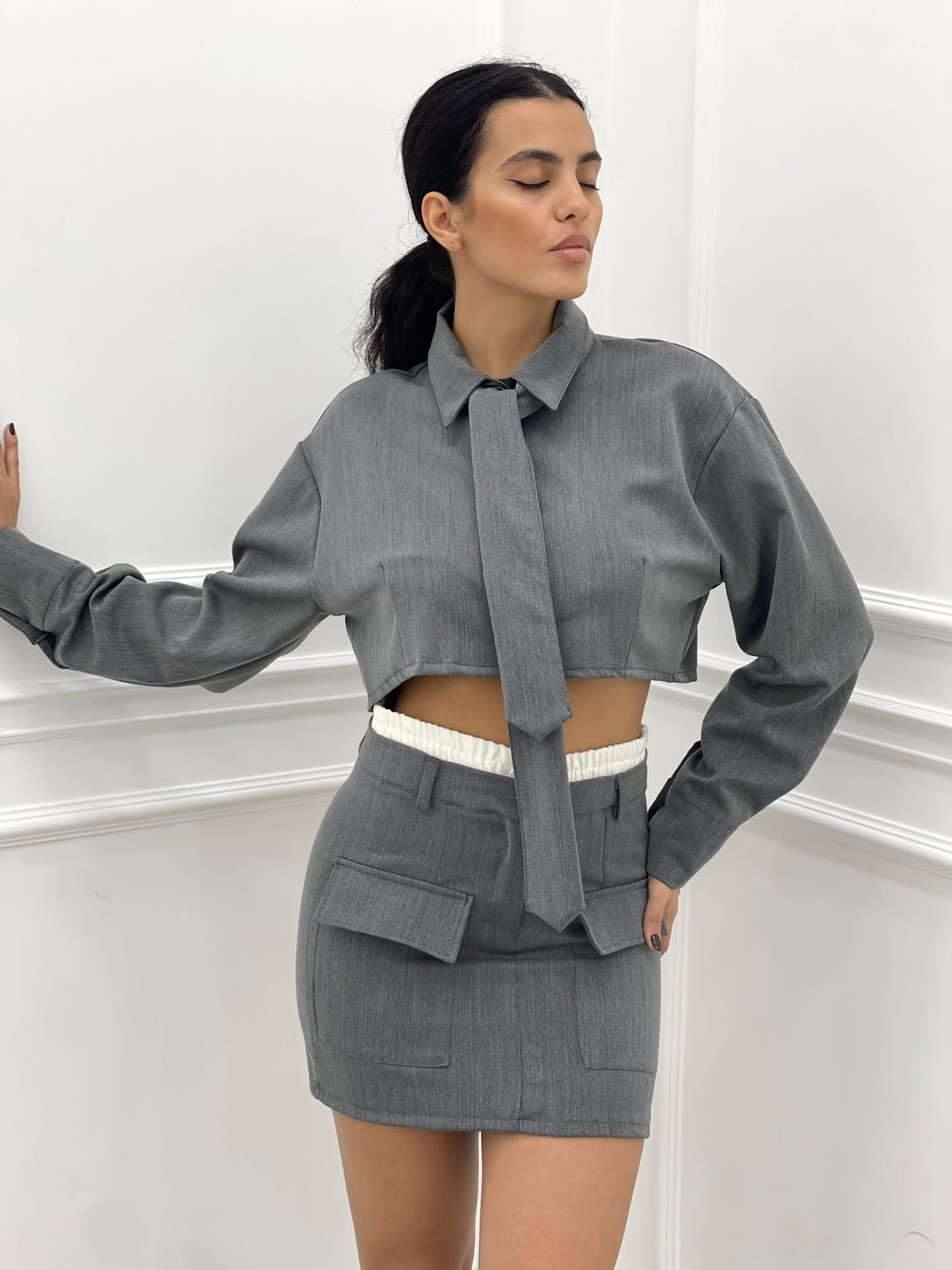 COMPLETO CAMICIA CON CRAVATTA E GONNA