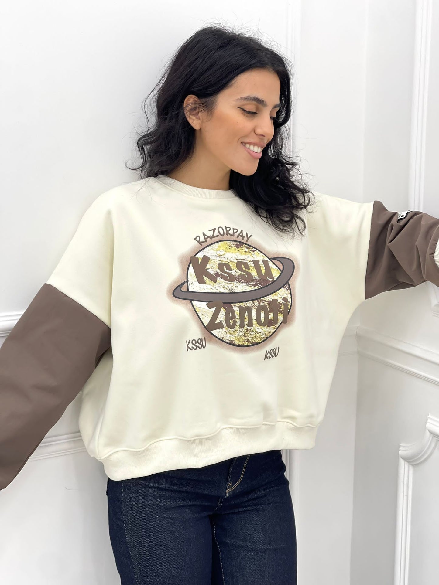 FELPA GARZATA CON MANICHE A CONTRASTO
