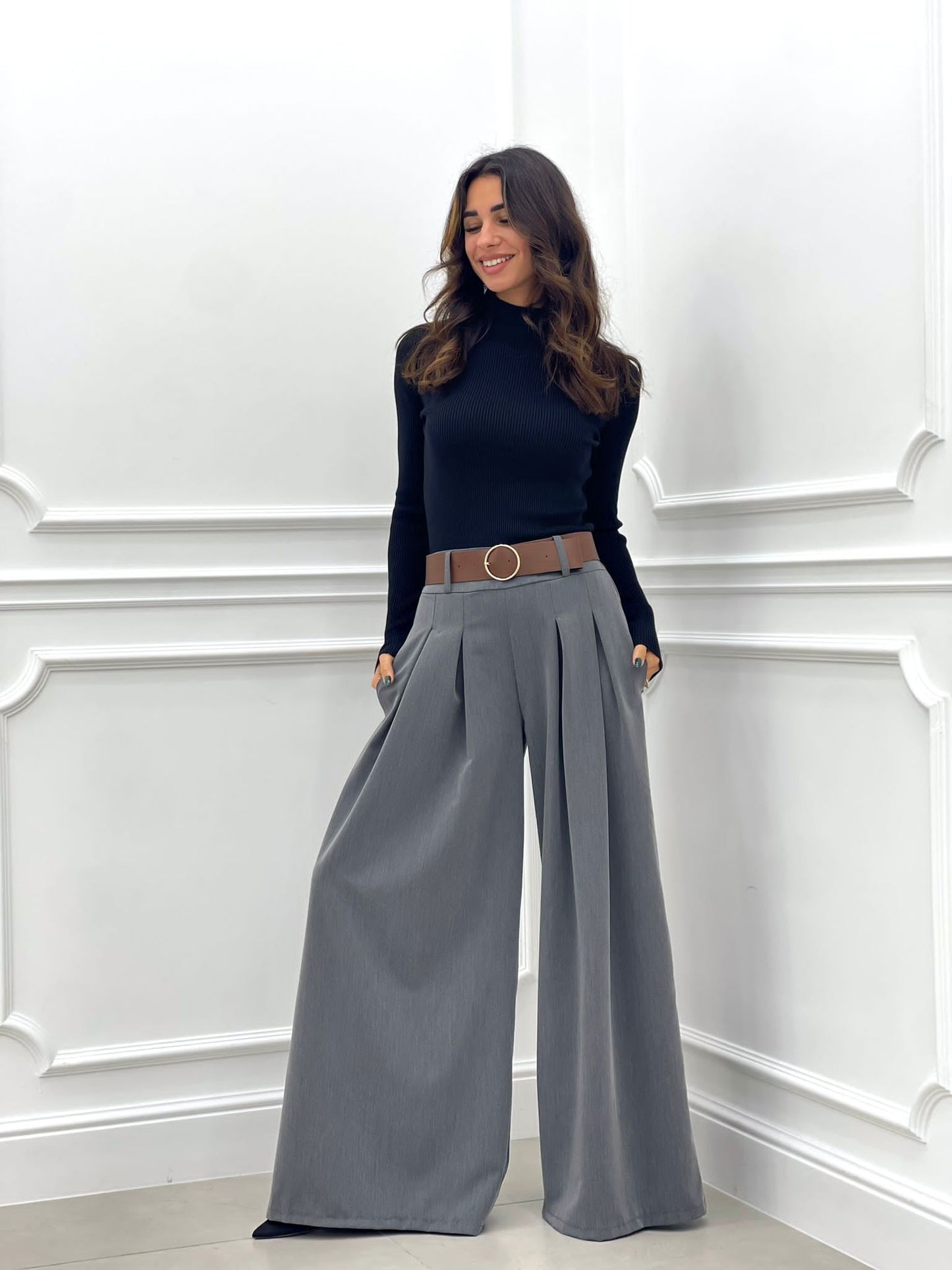 PANTALONE PALAZZO CON PENCES E CINTURA