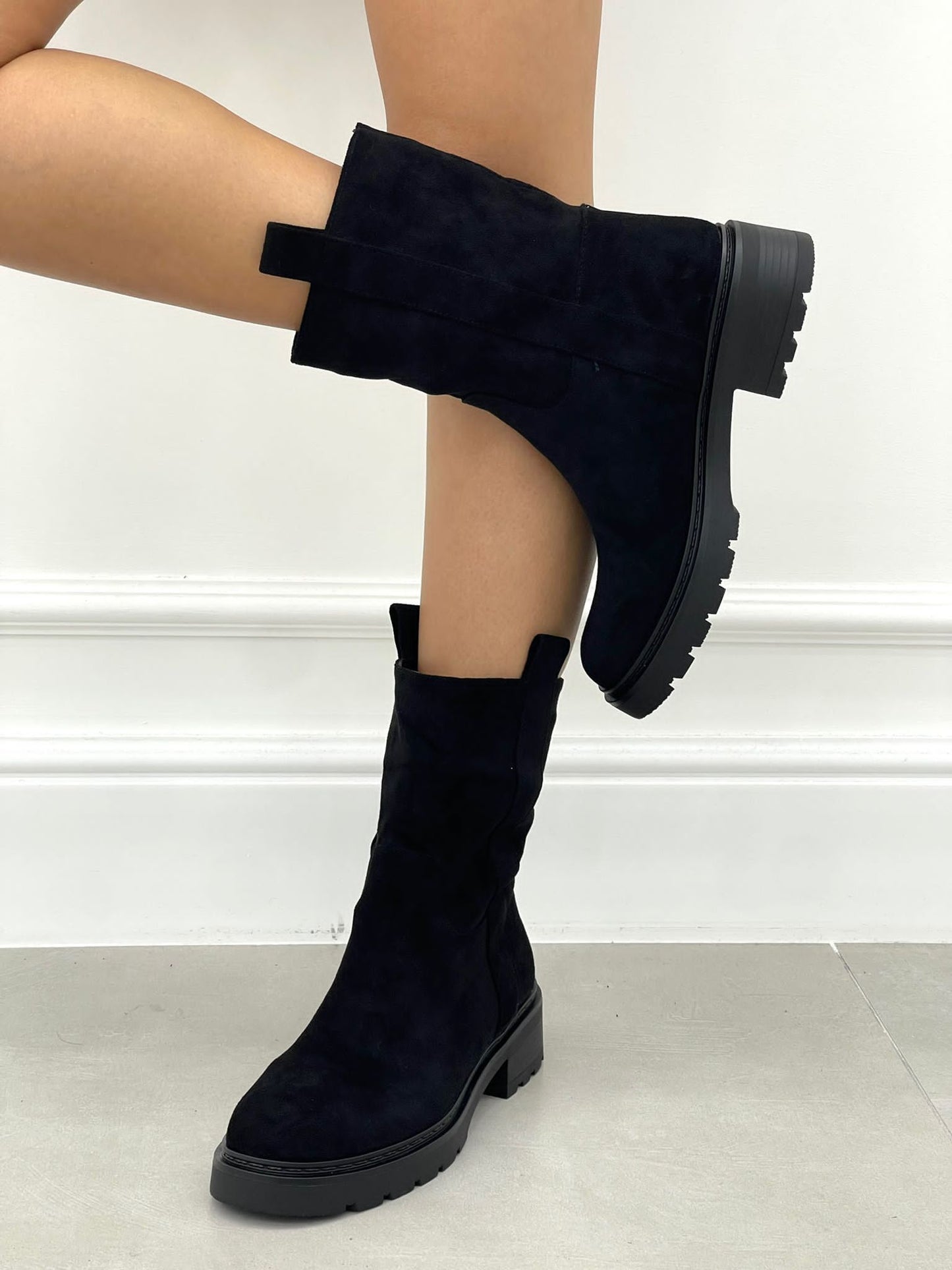 STIVALETTO CAMOSCIO BASSO