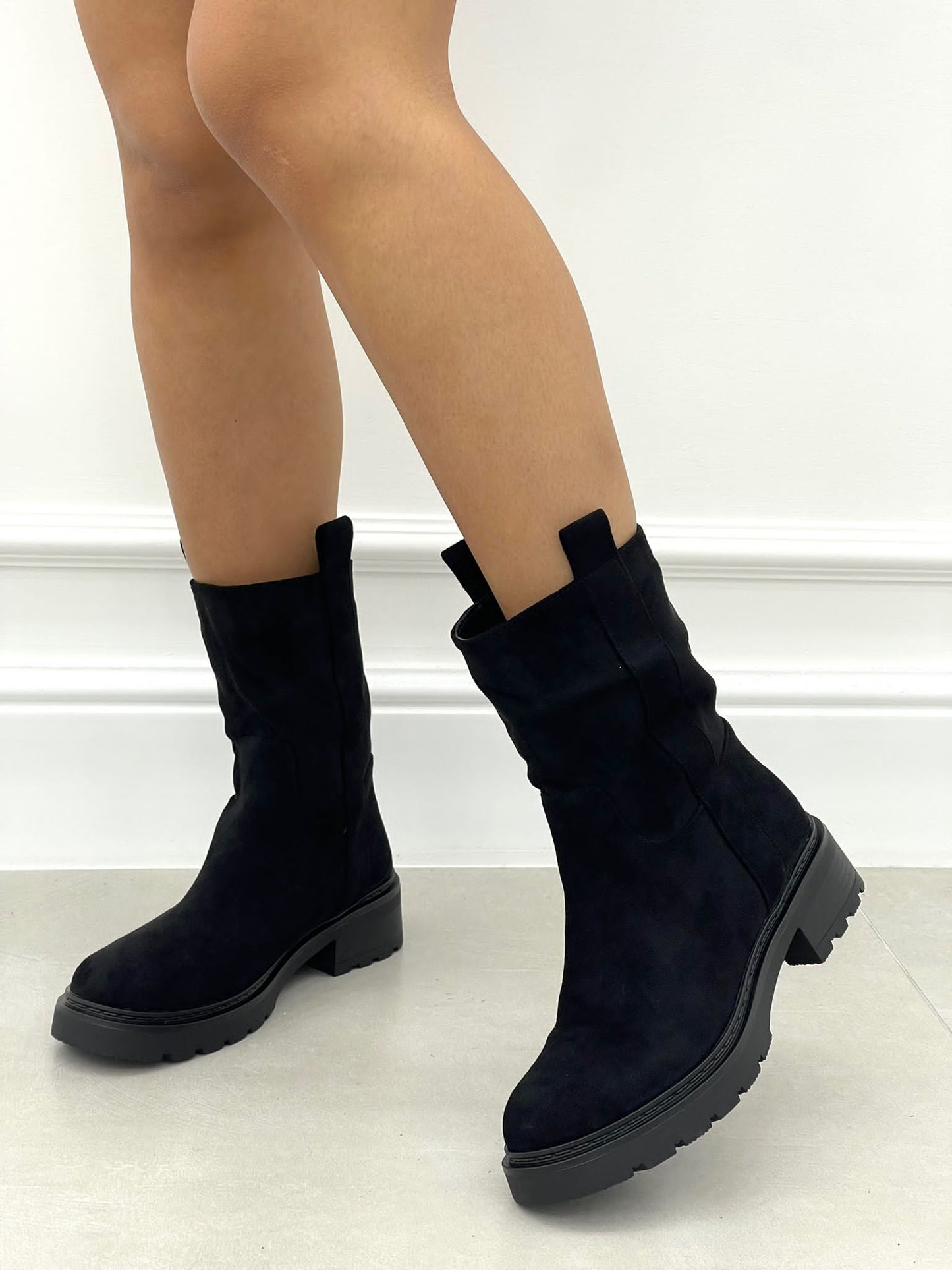 STIVALETTO CAMOSCIO BASSO