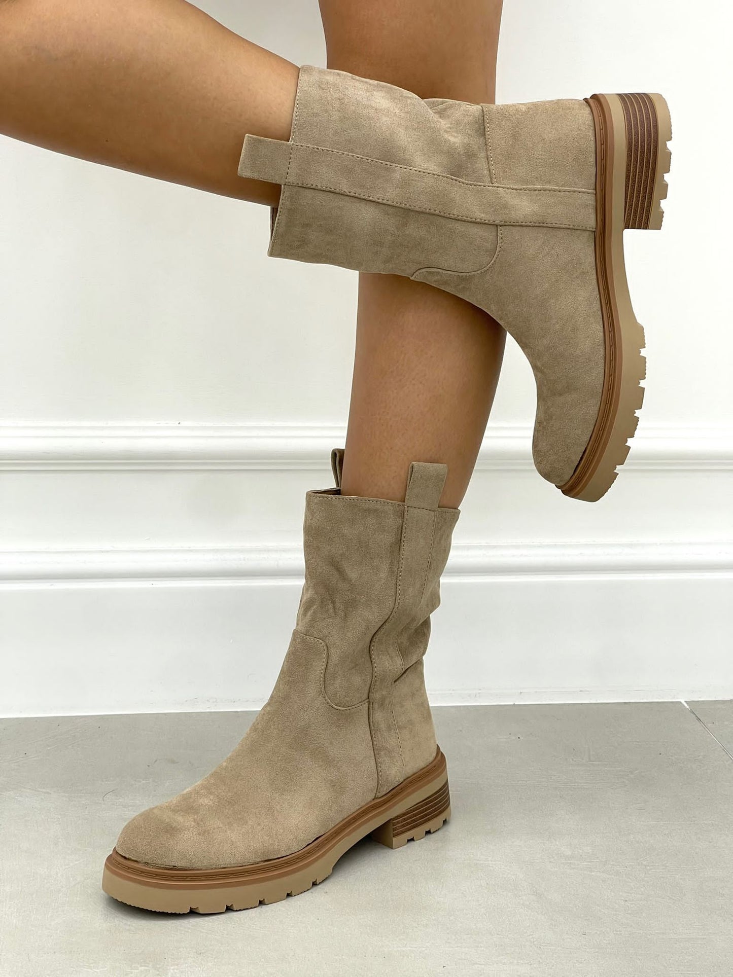 STIVALETTO CAMOSCIO BASSO