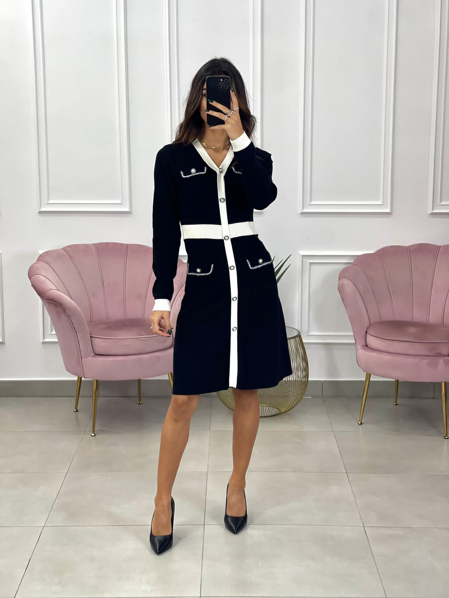 VESTITO IN MAGLIA CON BOTTONI PERLATI