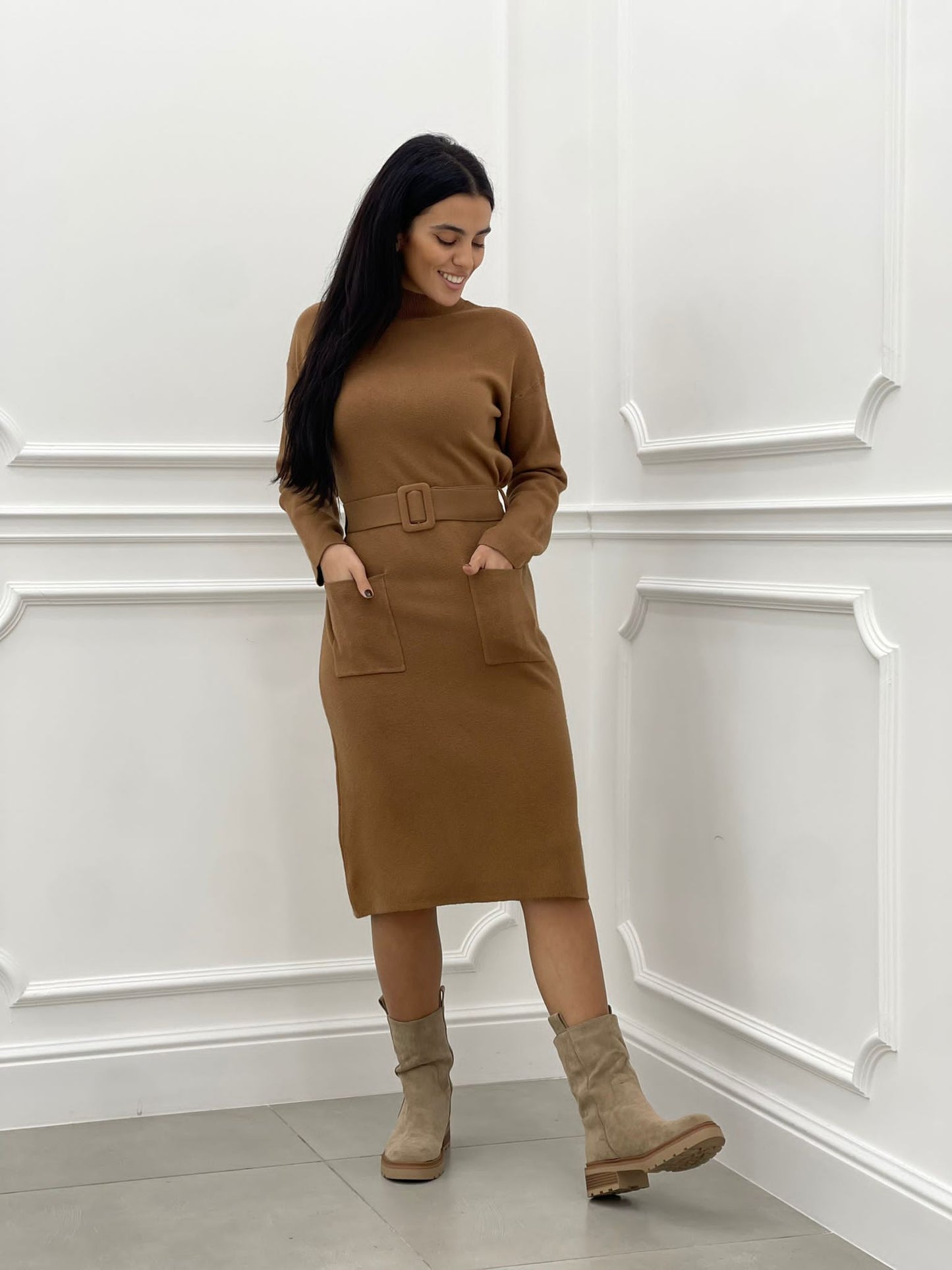 VESTITO MEZZO COLLO CON TASCHINO E CINTURA