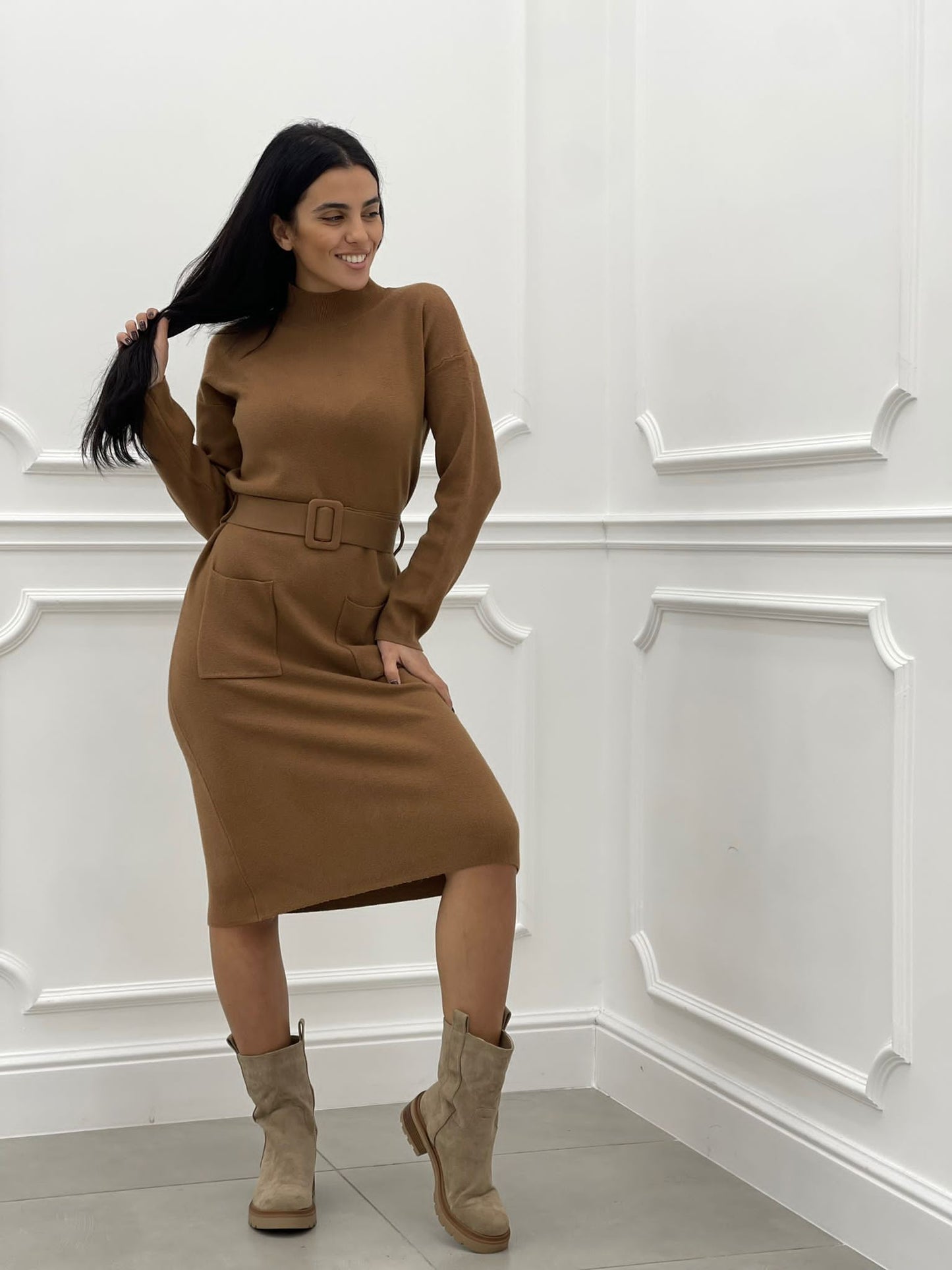 VESTITO MEZZO COLLO CON TASCHINO E CINTURA