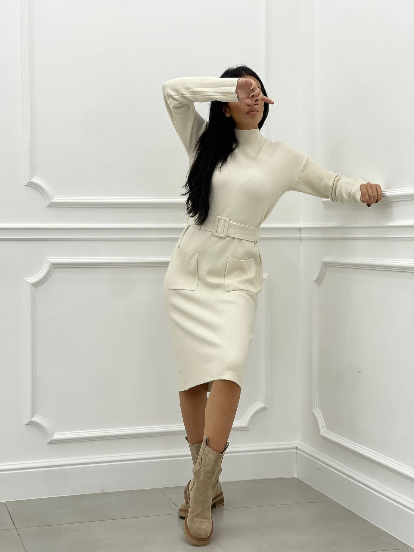 VESTITO MEZZO COLLO CON TASCHINO E CINTURA