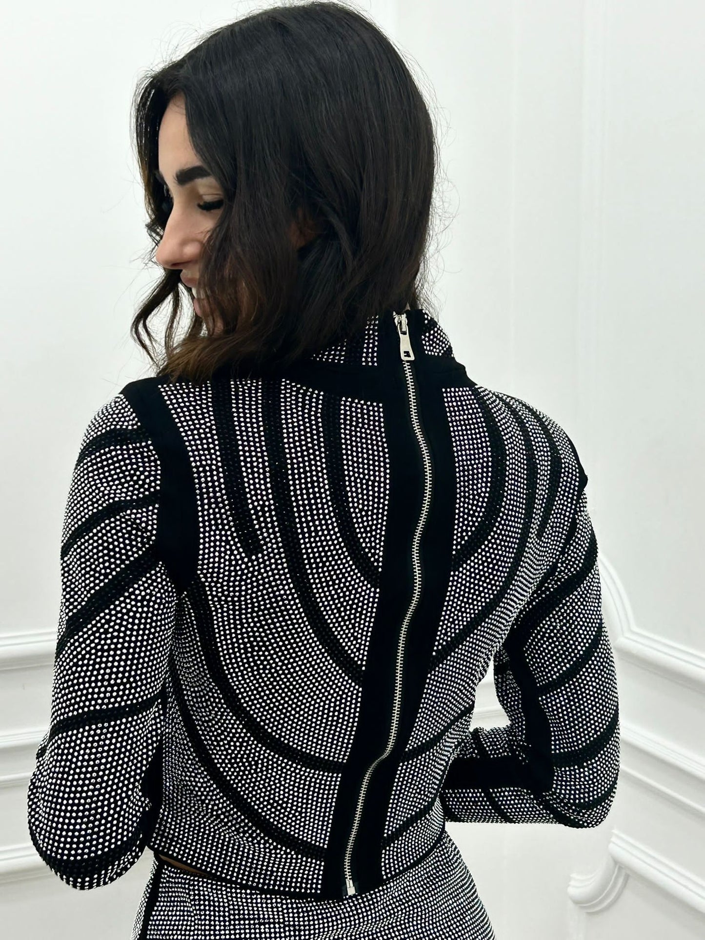 MAGLIA CROP MEZZOCOLLO CON STRASS