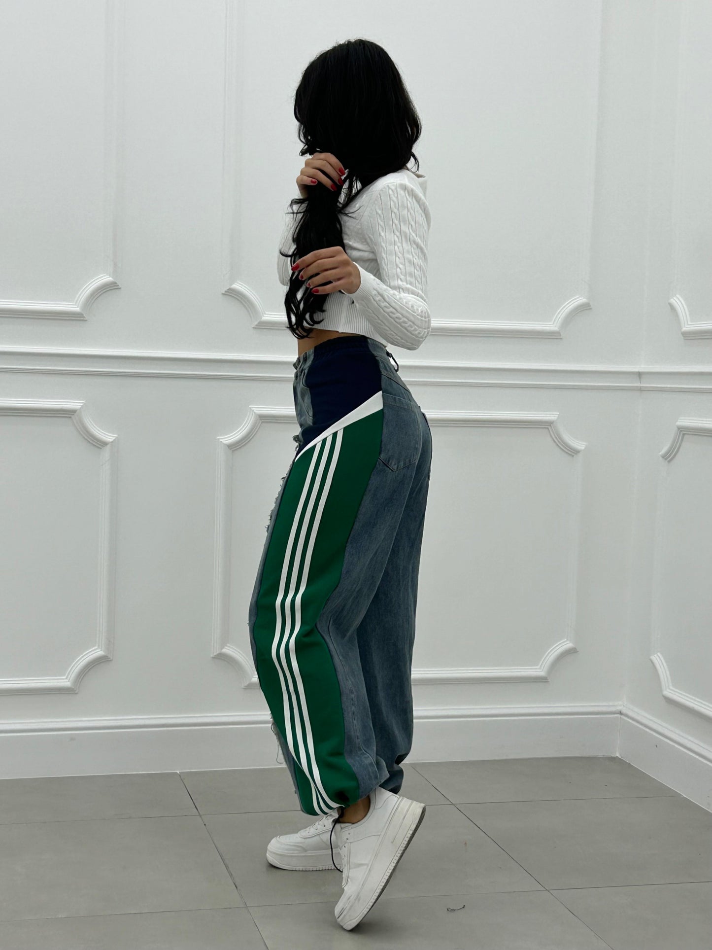 JEANS CON PROFILI IN TUTA