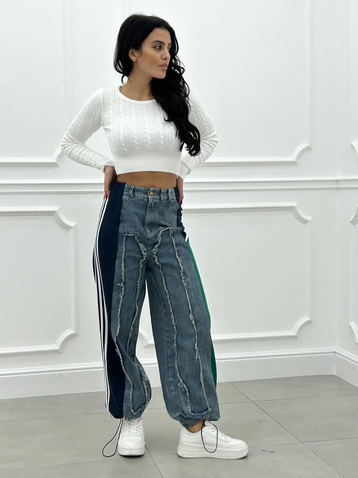 JEANS CON PROFILI IN TUTA