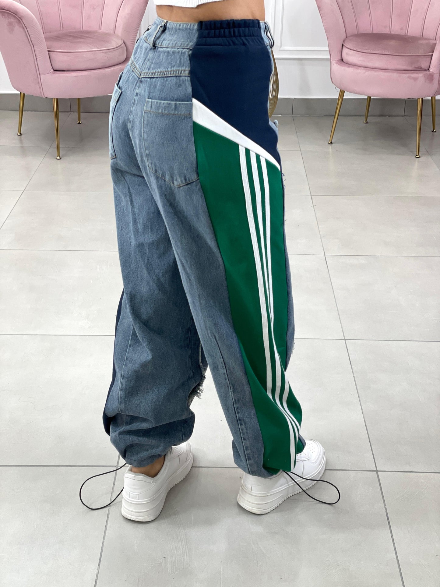 JEANS CON PROFILI IN TUTA