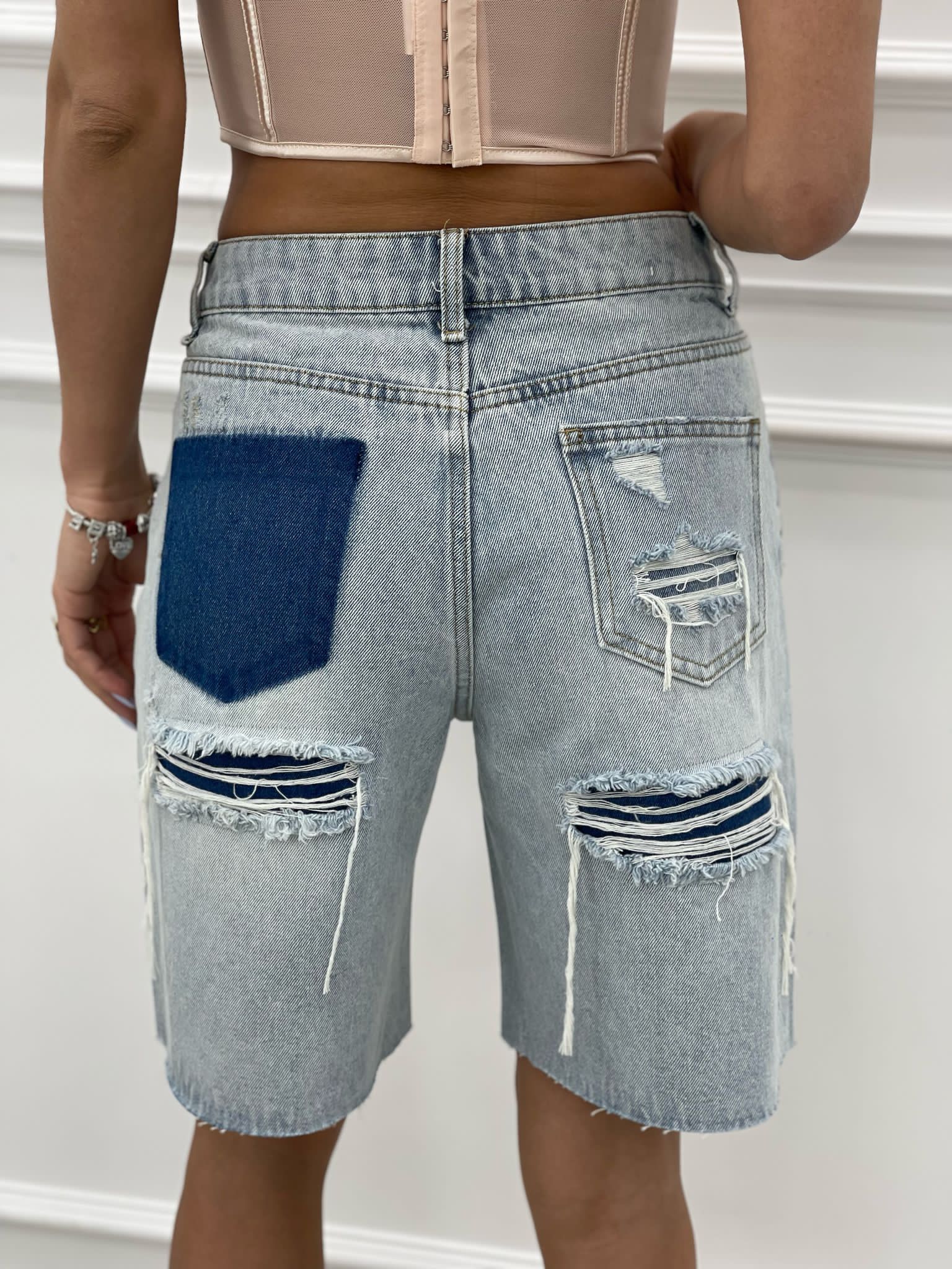 BERMUDA CON STRAPPI NEW SS25
