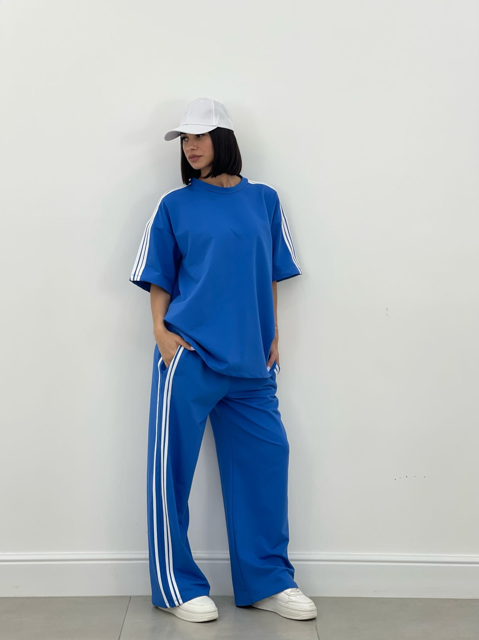 COORDINATO TUTA CON PROFILI LATERALI NEW SS25
