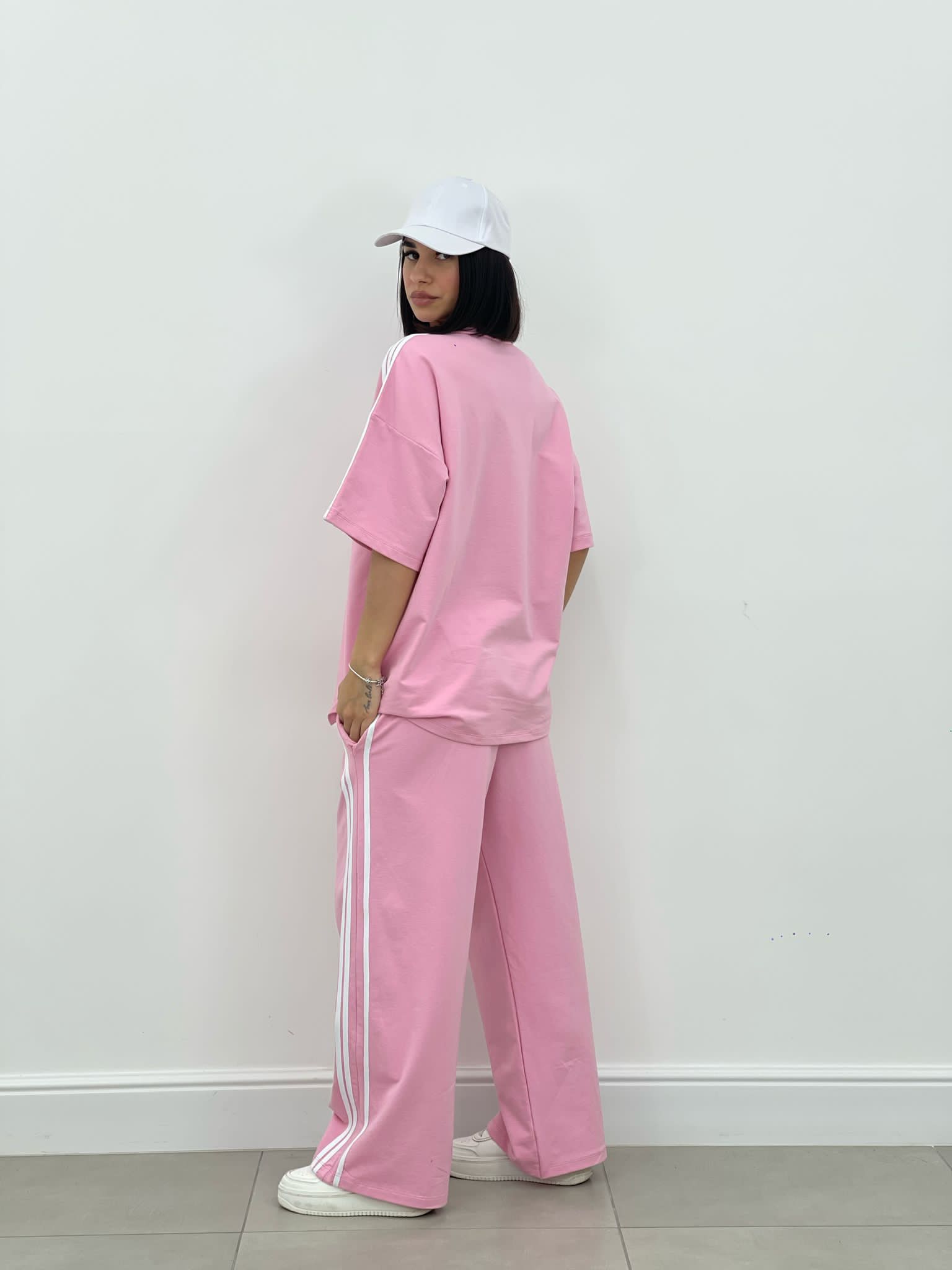 COORDINATO TUTA CON PROFILI LATERALI NEW SS25