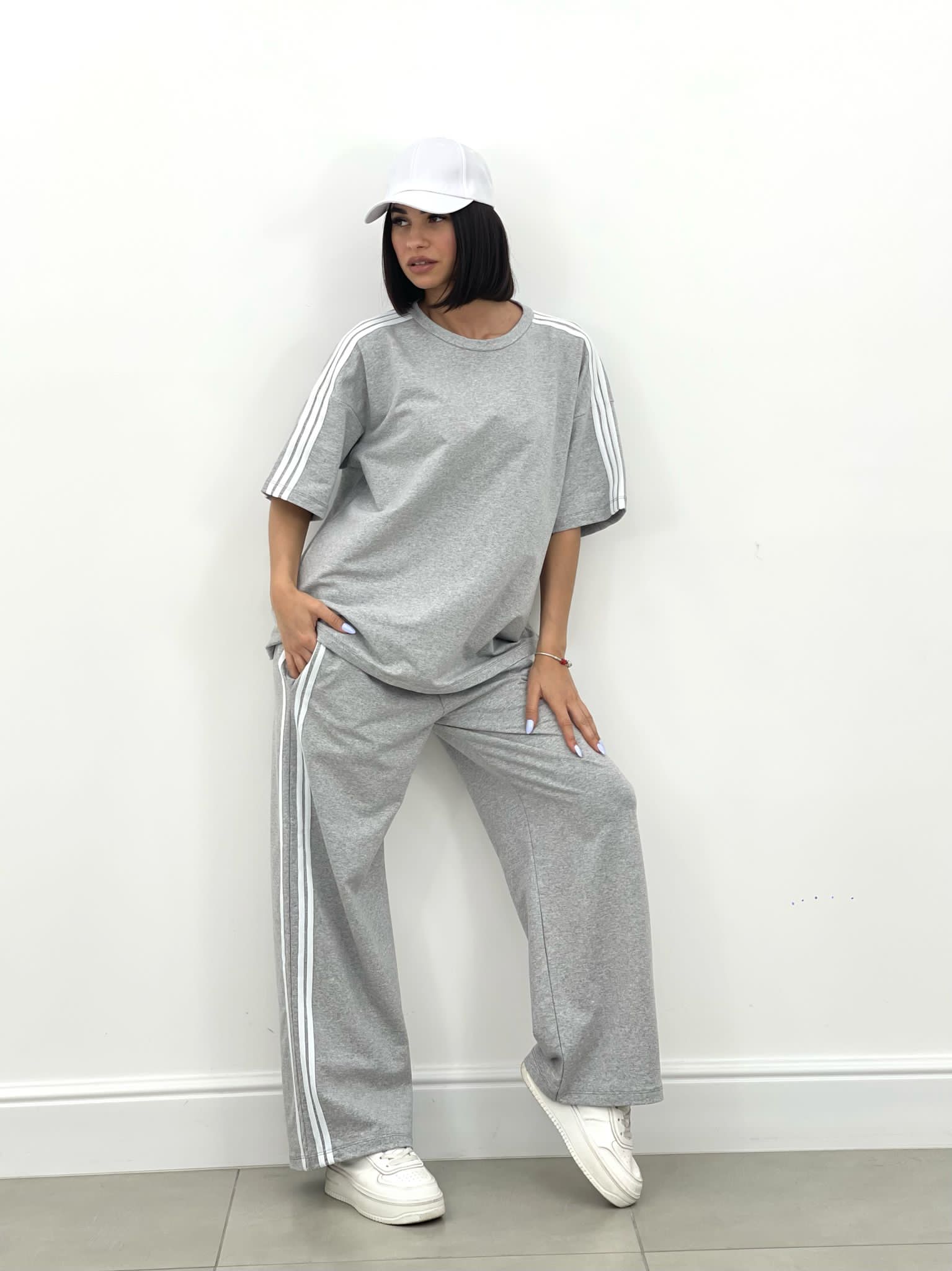 COORDINATO TUTA CON PROFILI LATERALI NEW SS25