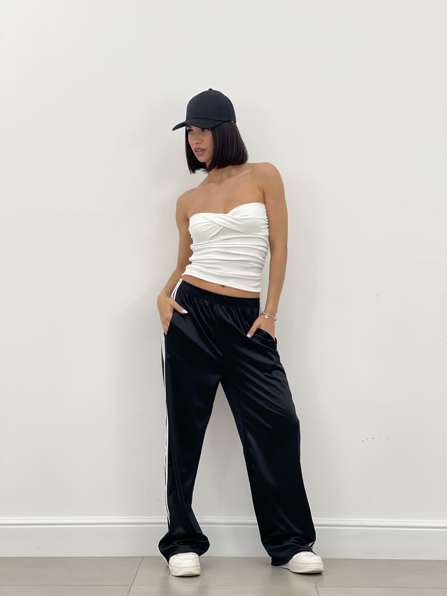 PANTALONE RASO CON BANDA LATERALE NEW SS25