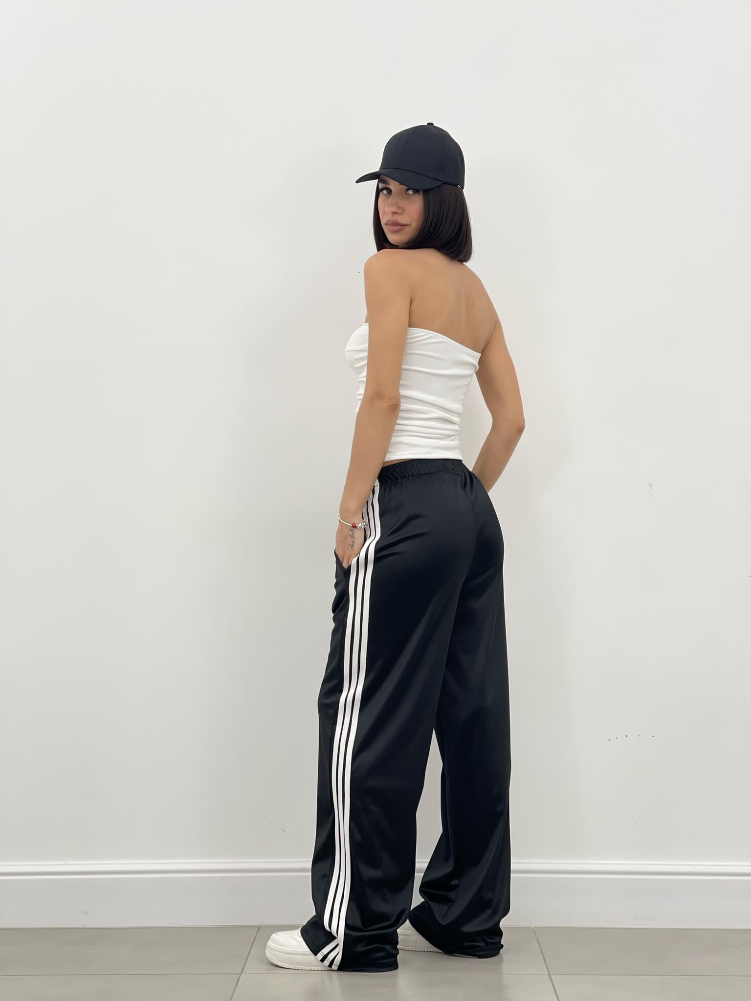 PANTALONE RASO CON BANDA LATERALE NEW SS25