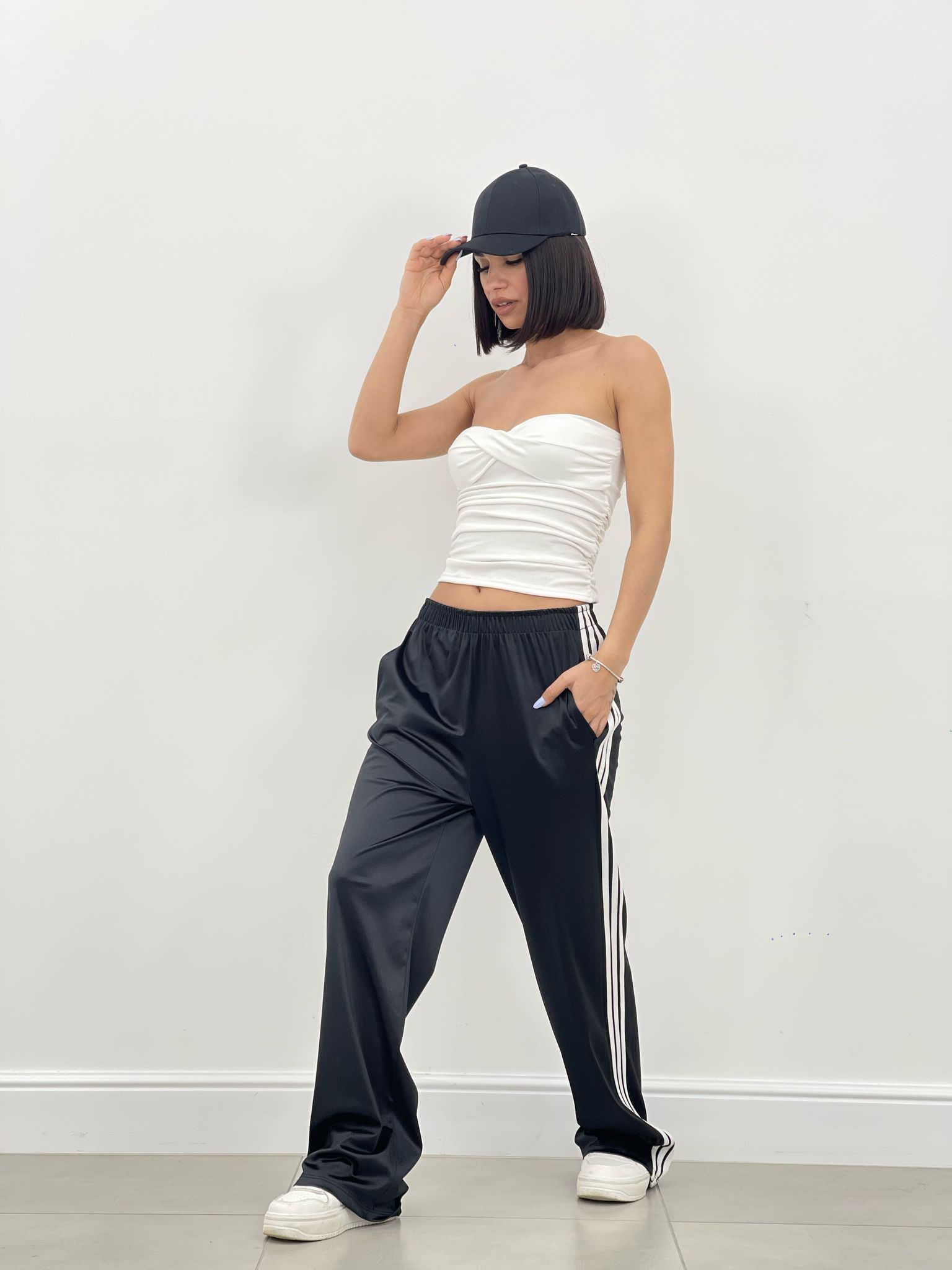 PANTALONE RASO CON BANDA LATERALE NEW SS25