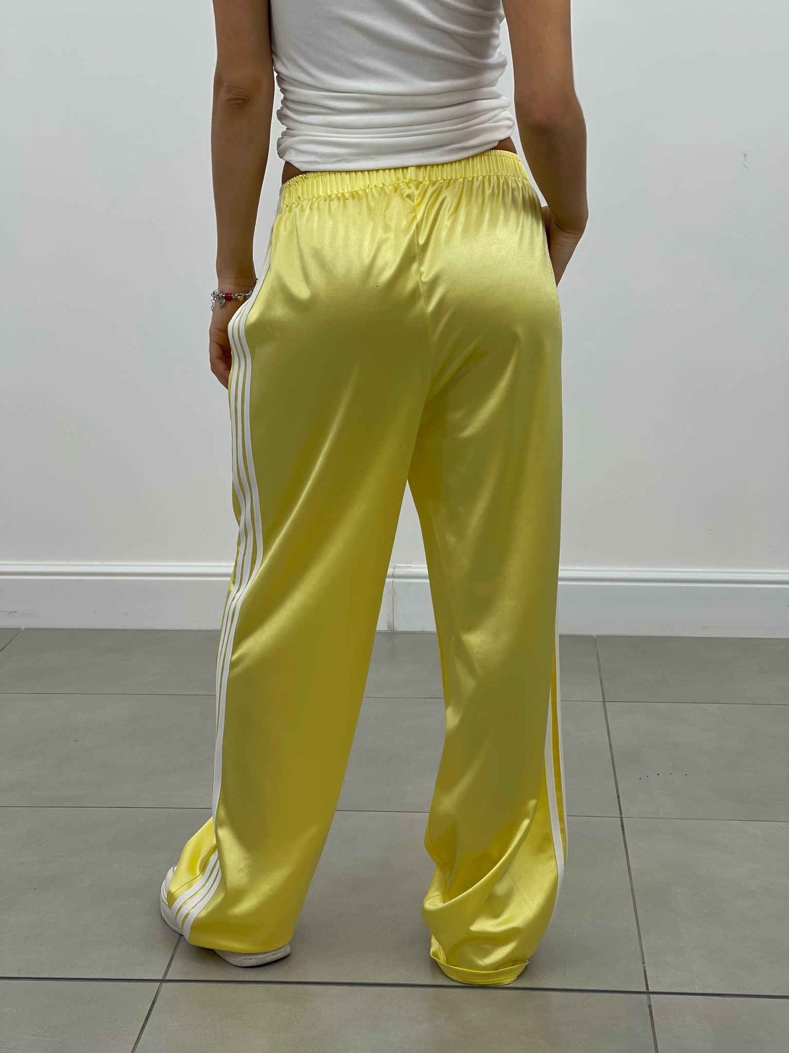 PANTALONE RASO CON BANDA LATERALE NEW SS25