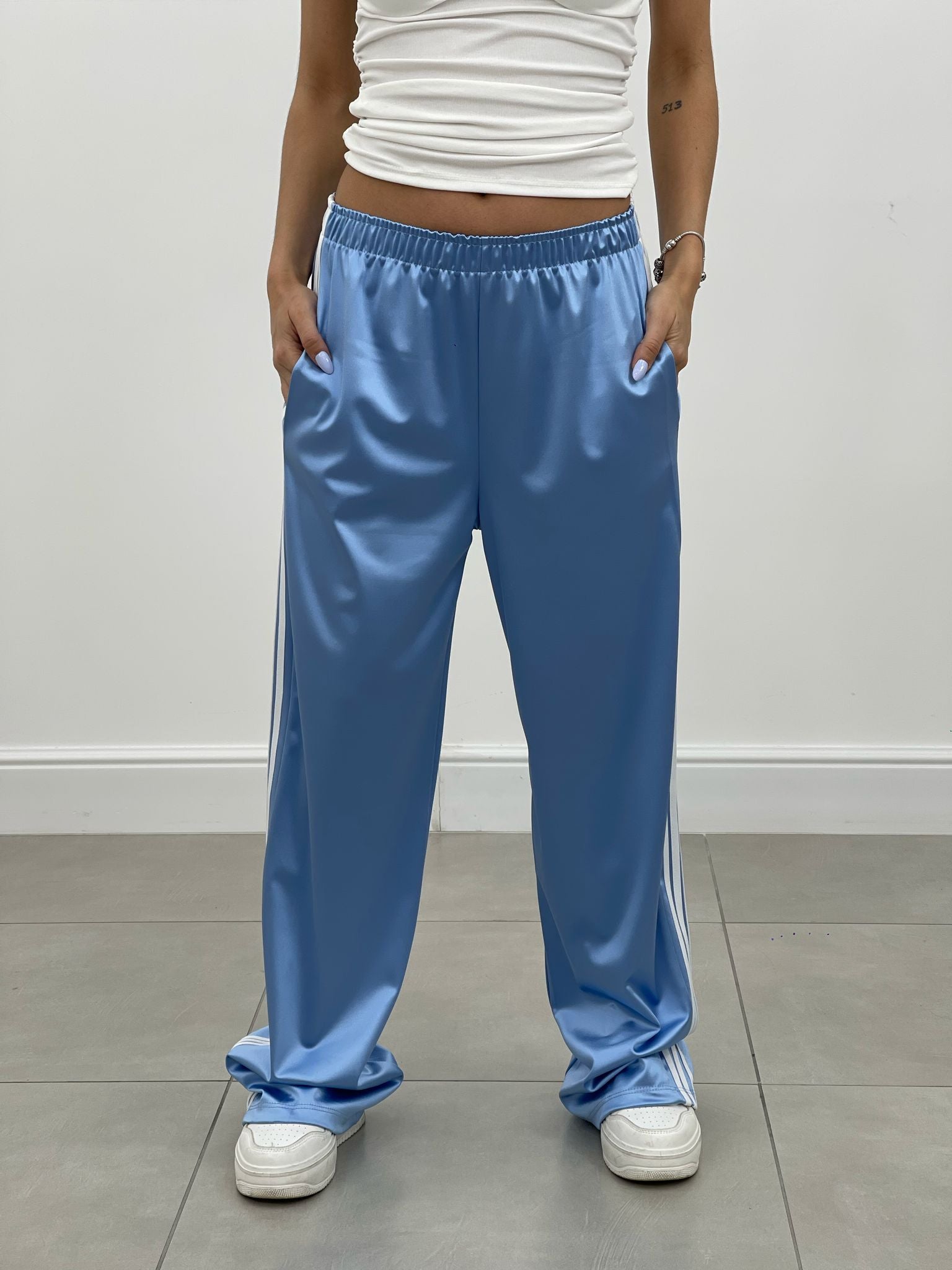 PANTALONE RASO CON BANDA LATERALE NEW SS25