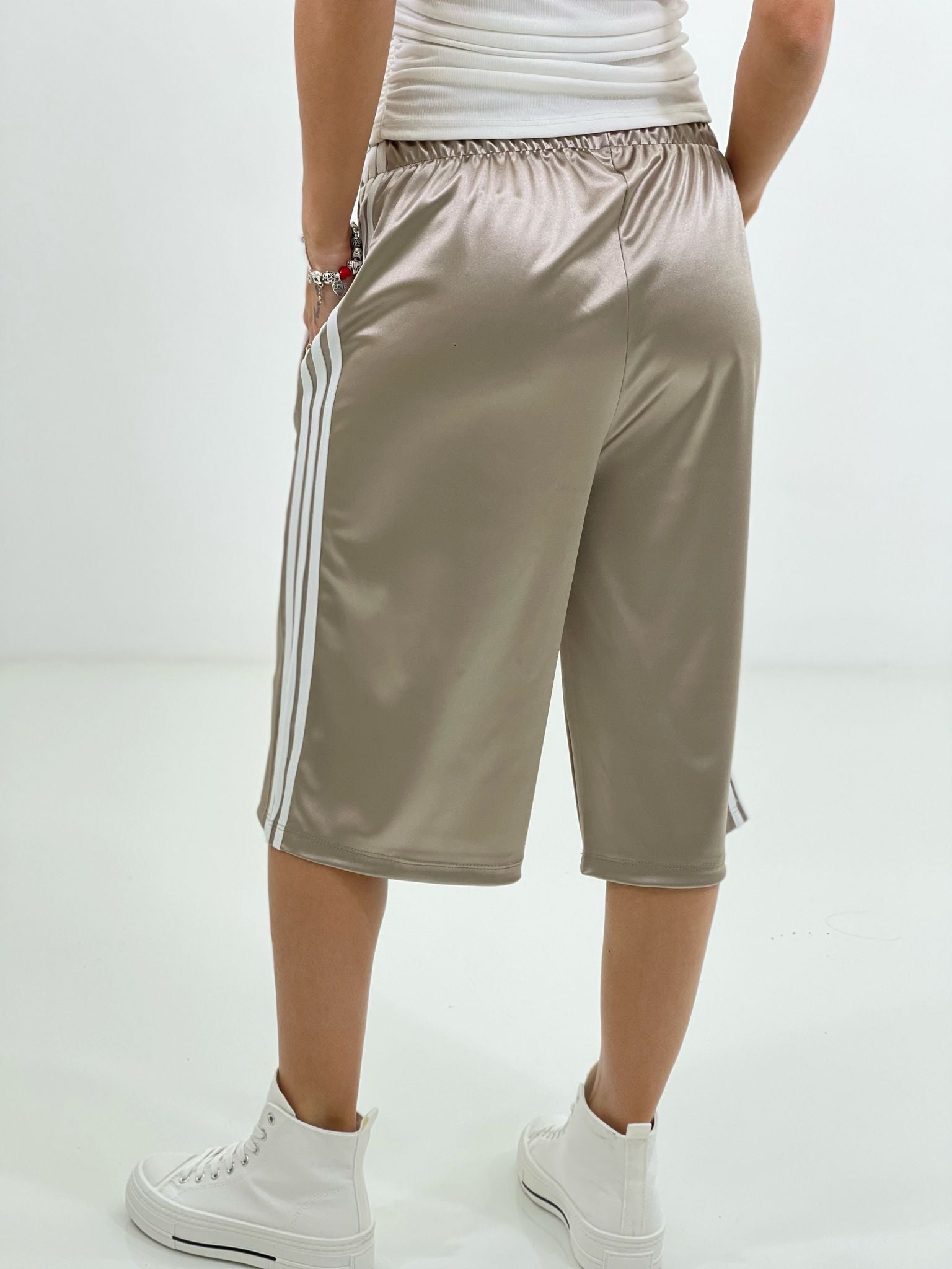 BERMUDA RASO CON PROFILO LATERALE NEW SS25
