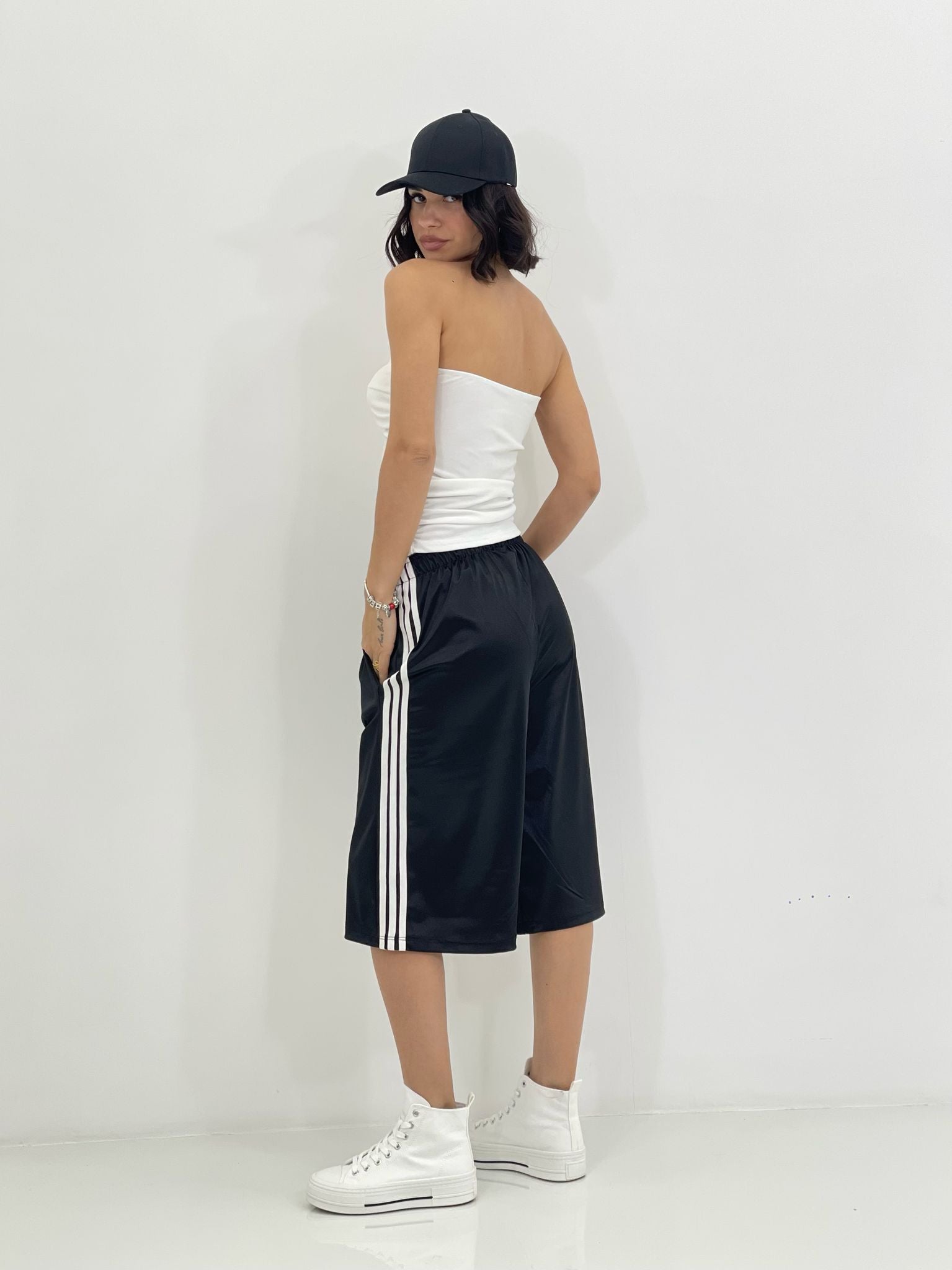 BERMUDA RASO CON PROFILO LATERALE NEW SS25