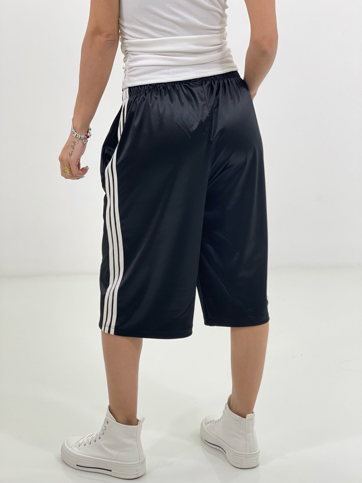 BERMUDA RASO CON PROFILO LATERALE NEW SS25