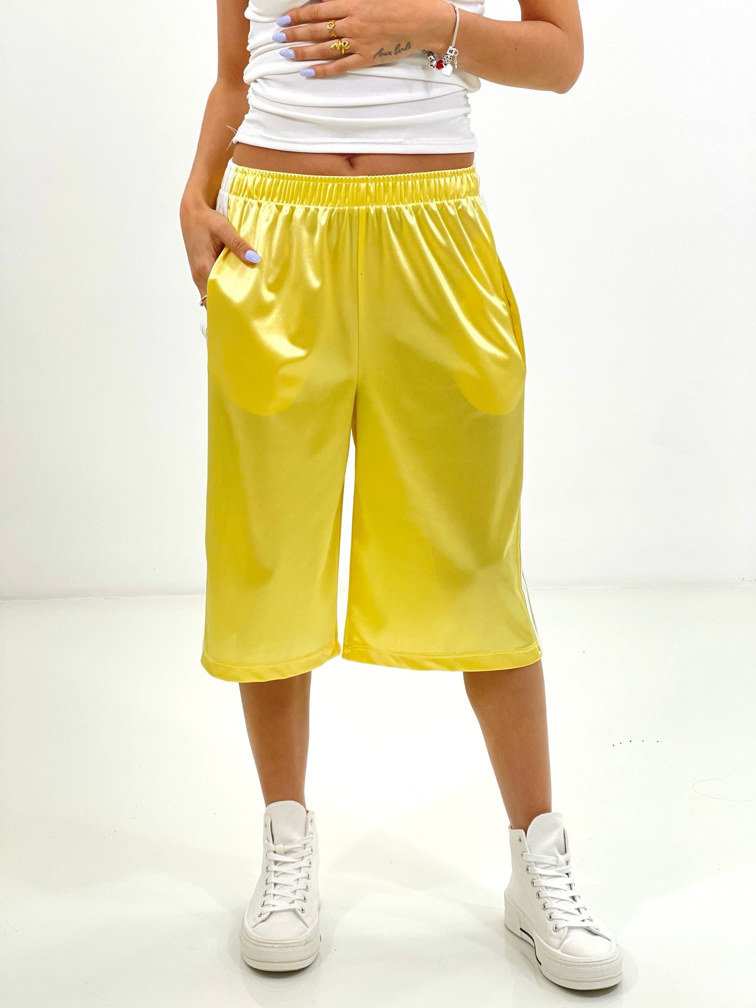 BERMUDA RASO CON PROFILO LATERALE NEW SS25