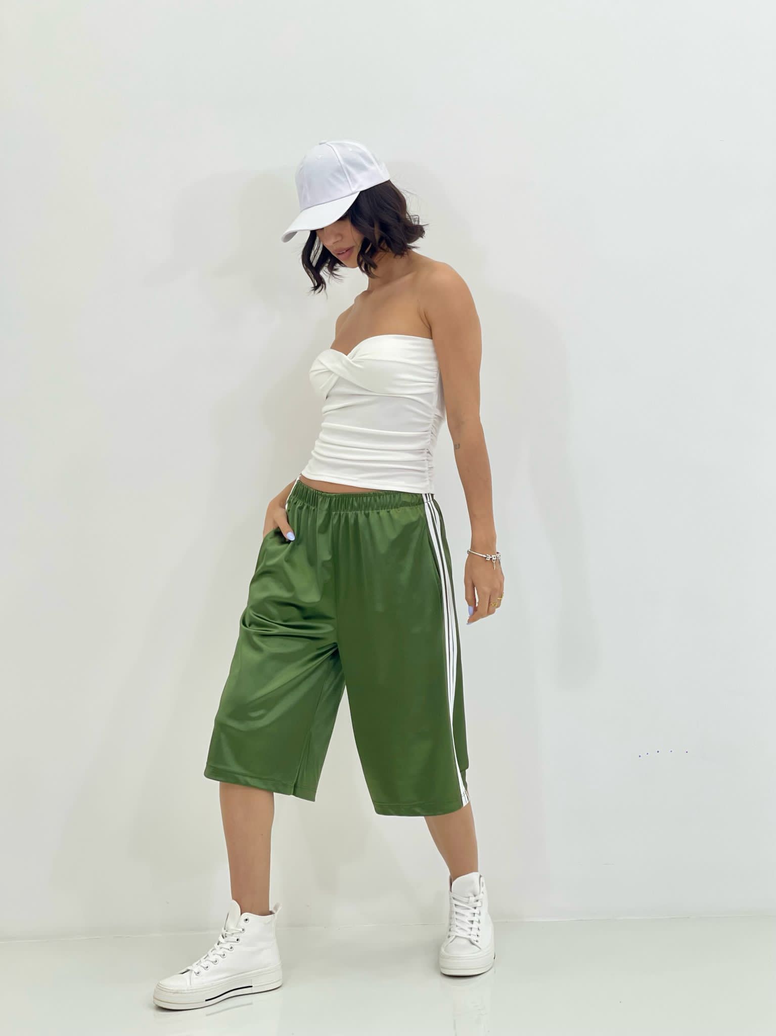 BERMUDA RASO CON PROFILO LATERALE NEW SS25