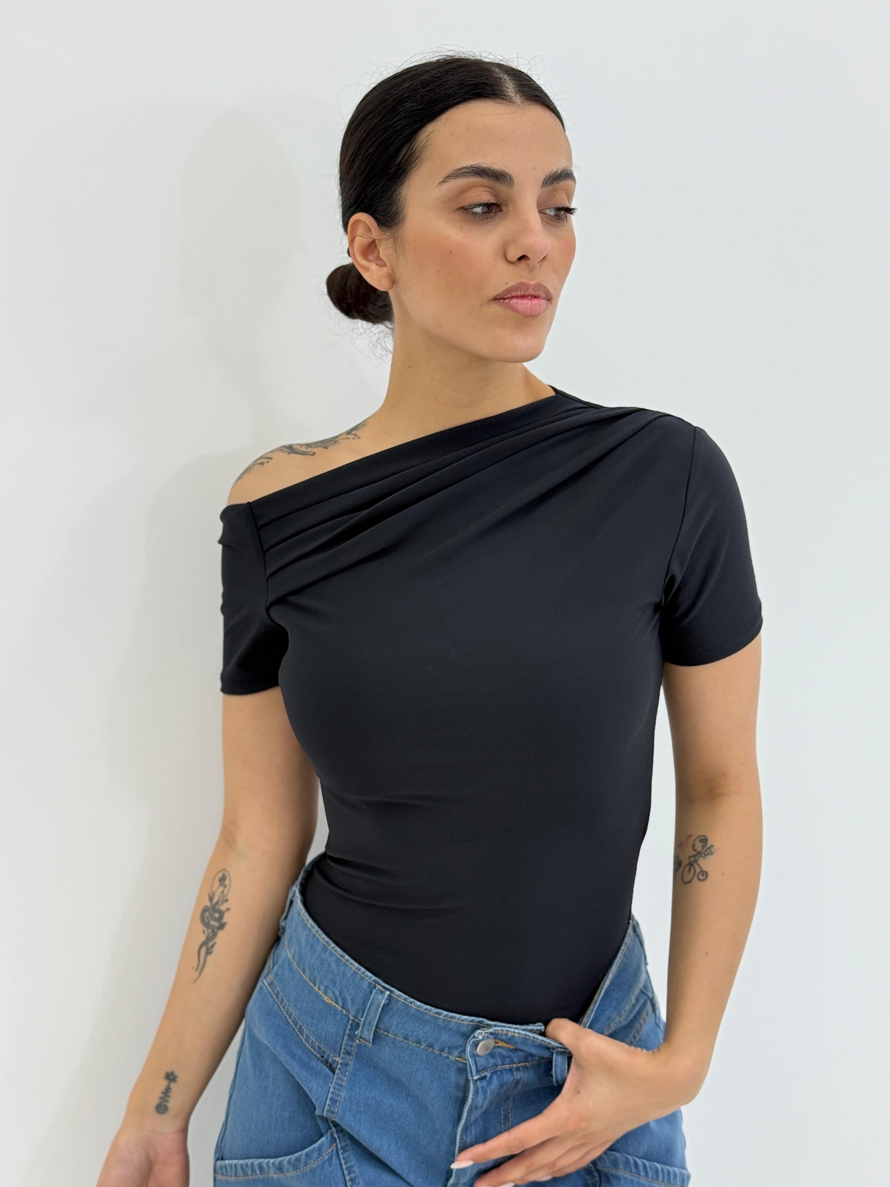 105196-MAGLIA-KIM-NEW-SS25-MAGLIA-KIM-NEW-SS25_61509850-fdf2-4a6d-9fbc-5bbc82140973.jpg