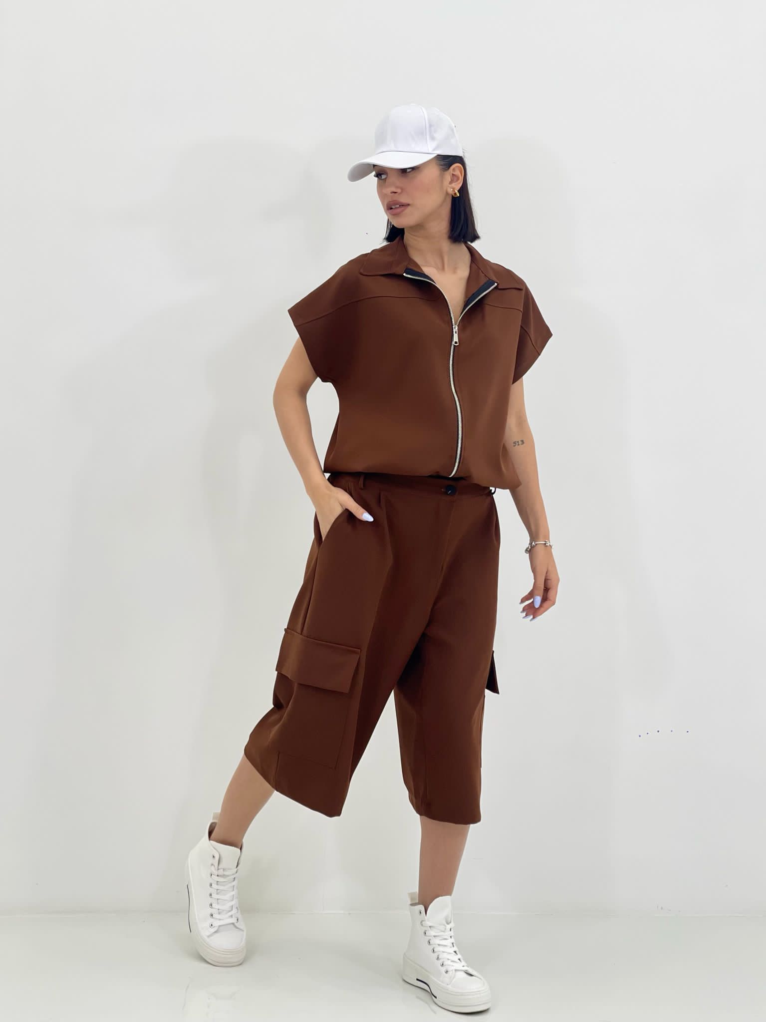 105297-COORDINATO-BERMUDA-E-SMANICATO-NEW-SS25-COORDINATO-BERMUDA-E-SMANICATO-NEW-SS25.jpg
