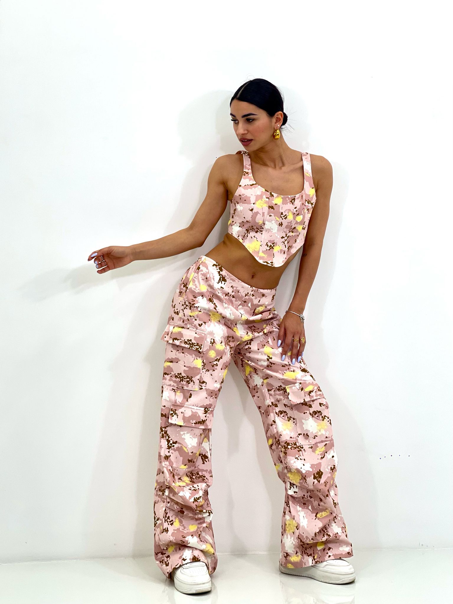 105486-COORDINATO-TOP-E-PANTALONE-CARGO-NEW-SS25-COORDINATO-TOP-E-PANTALONE-CARGO-NEW-SS25.jpg