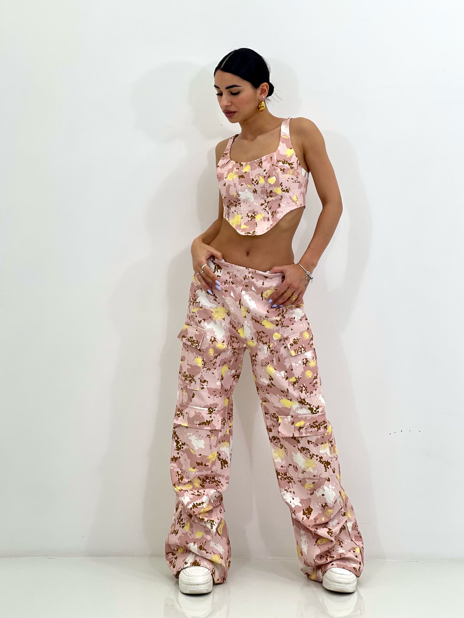 COORDINATO TOP E PANTALONE CARGO NEW SS25